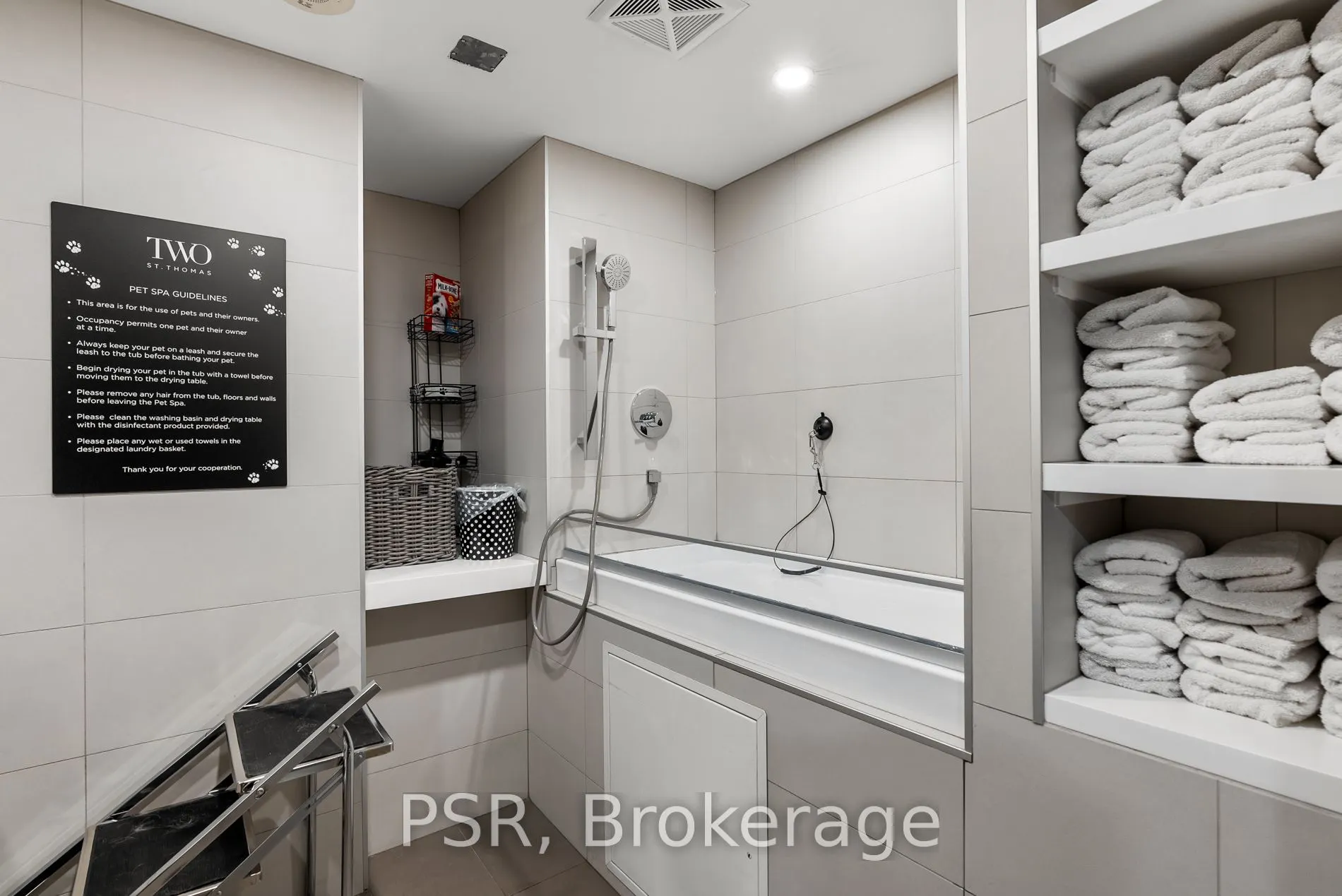 2 St Thomas Street, #1206