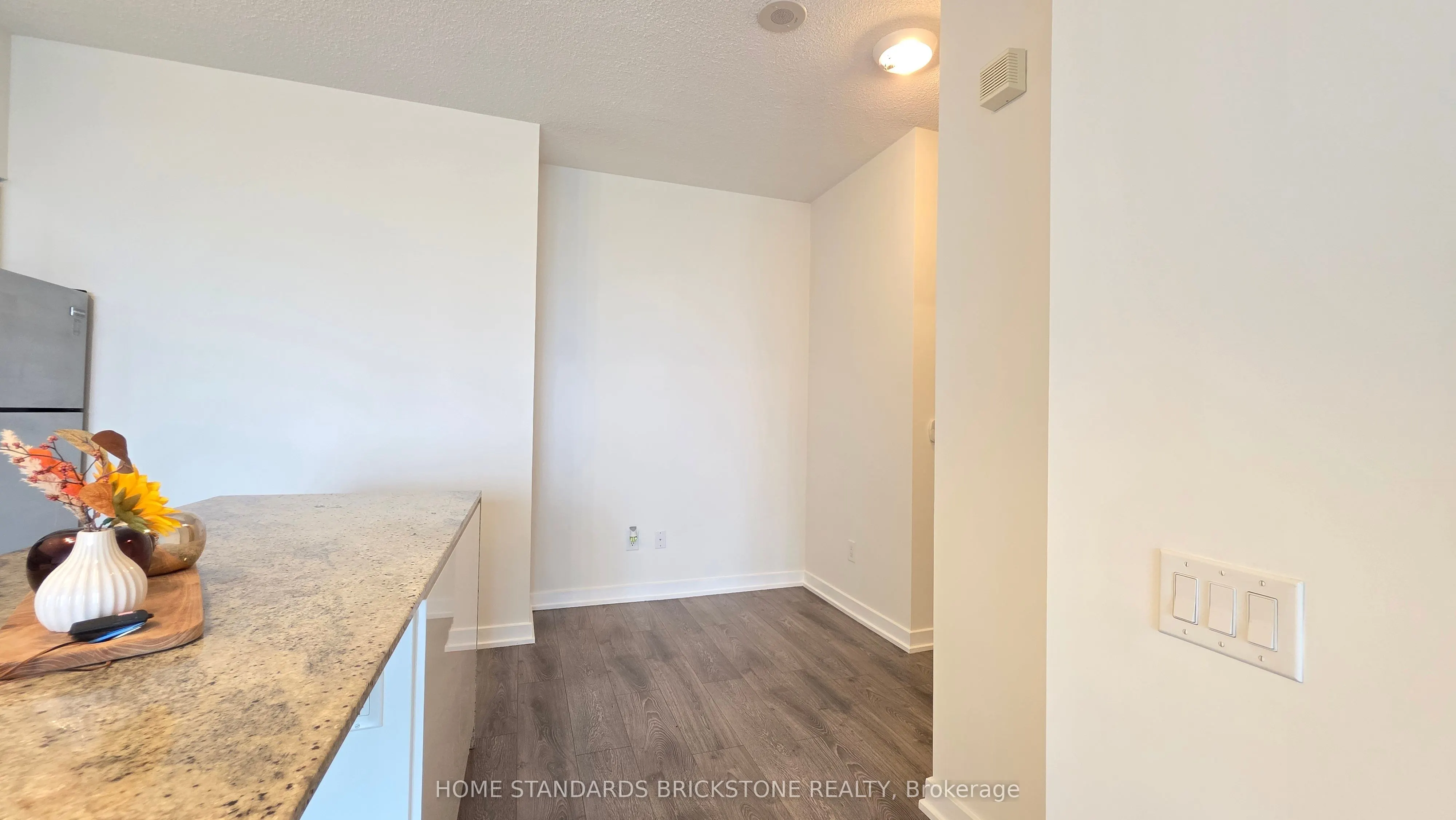 29 Singer Court, #2807