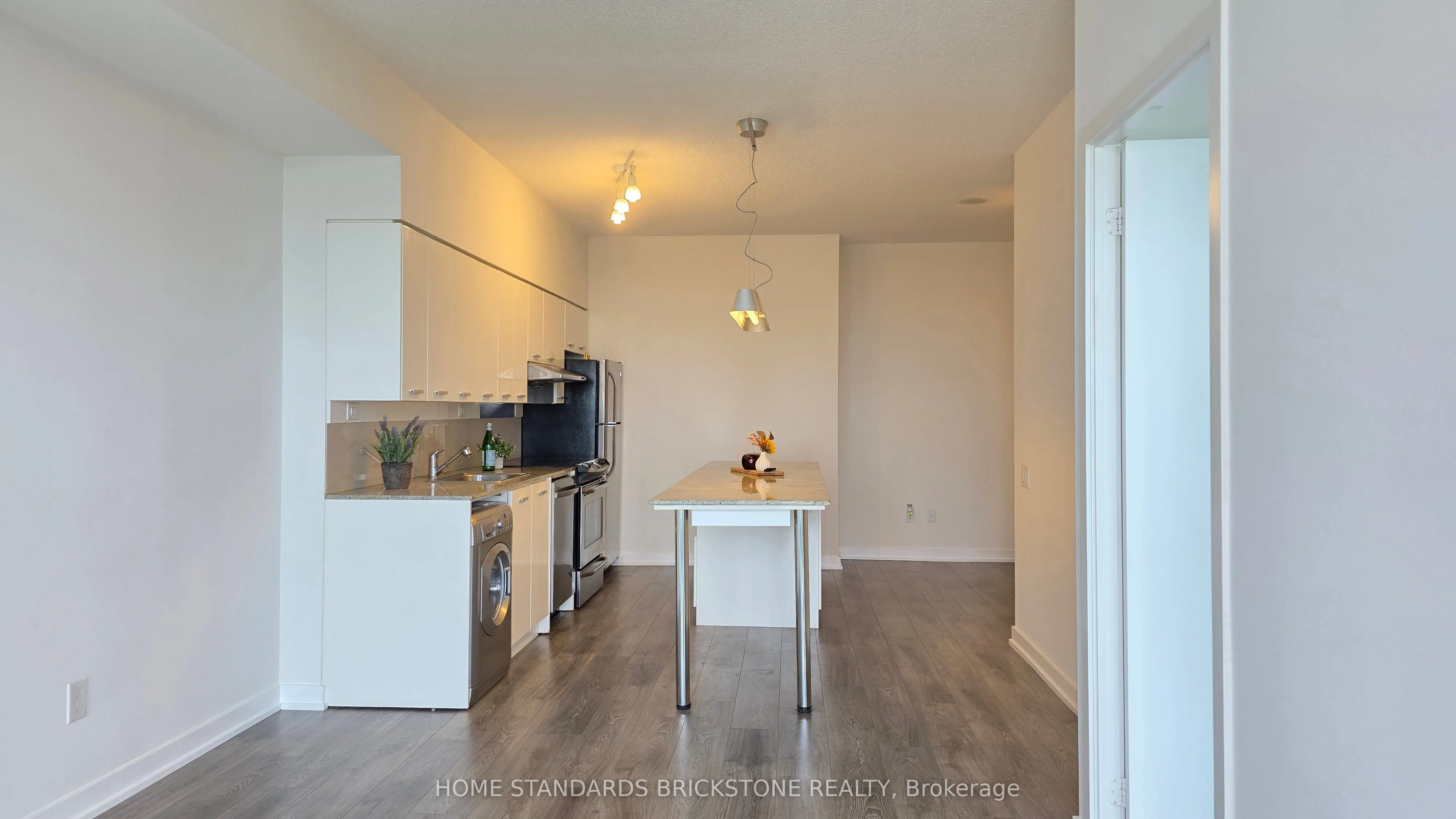 29 Singer Court, #2807