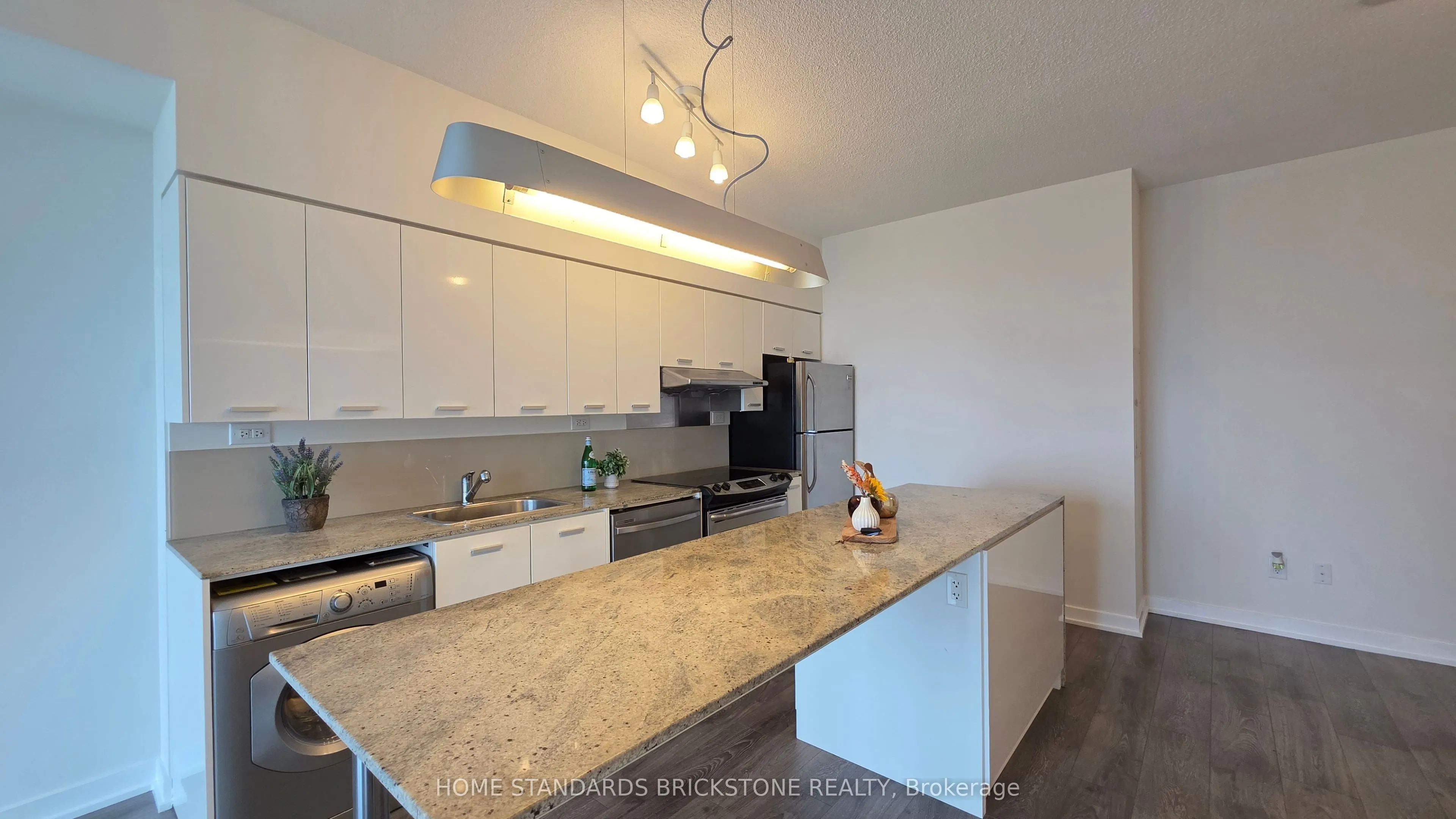 29 Singer Court, #2807