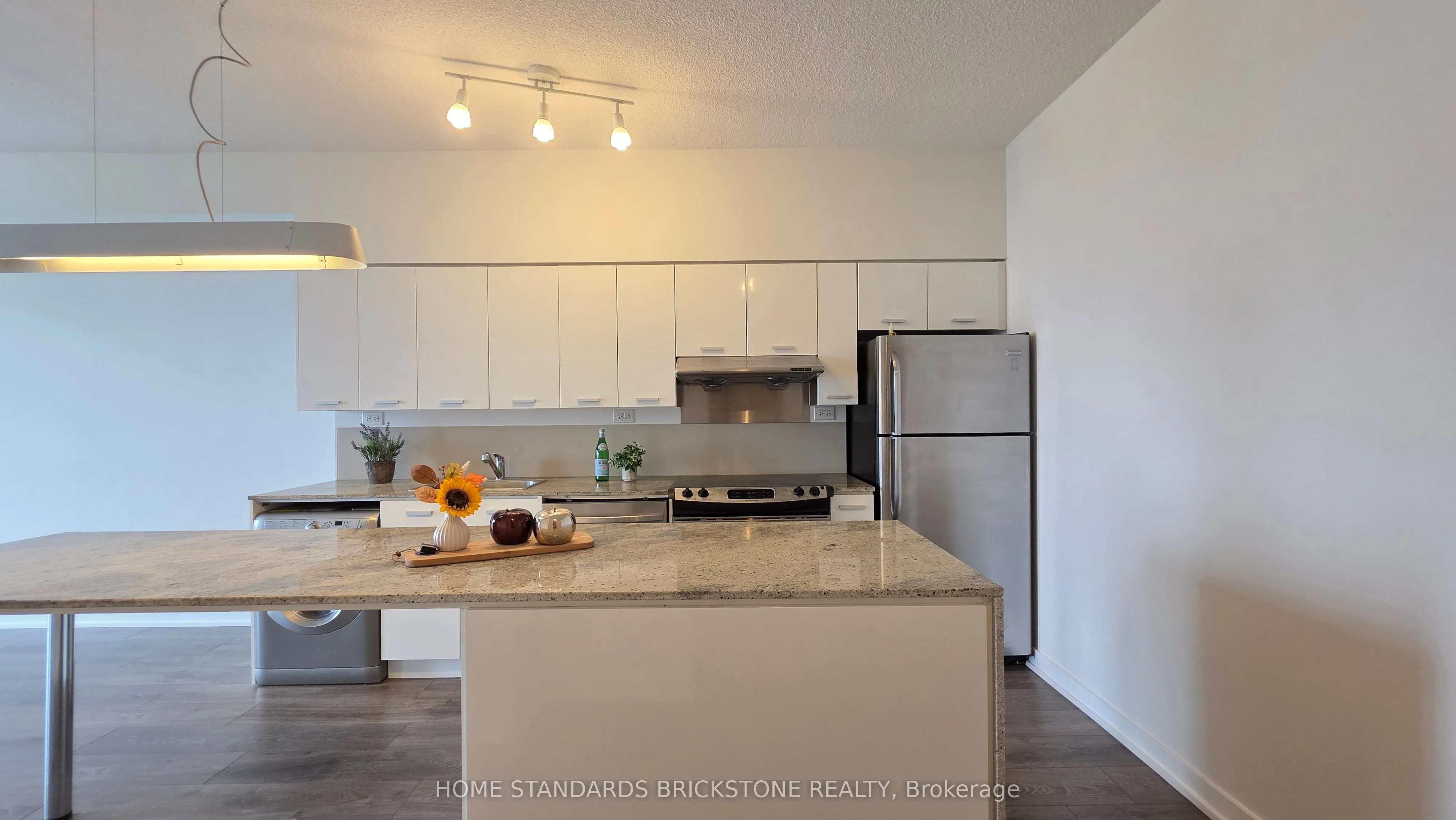 29 Singer Court, #2807