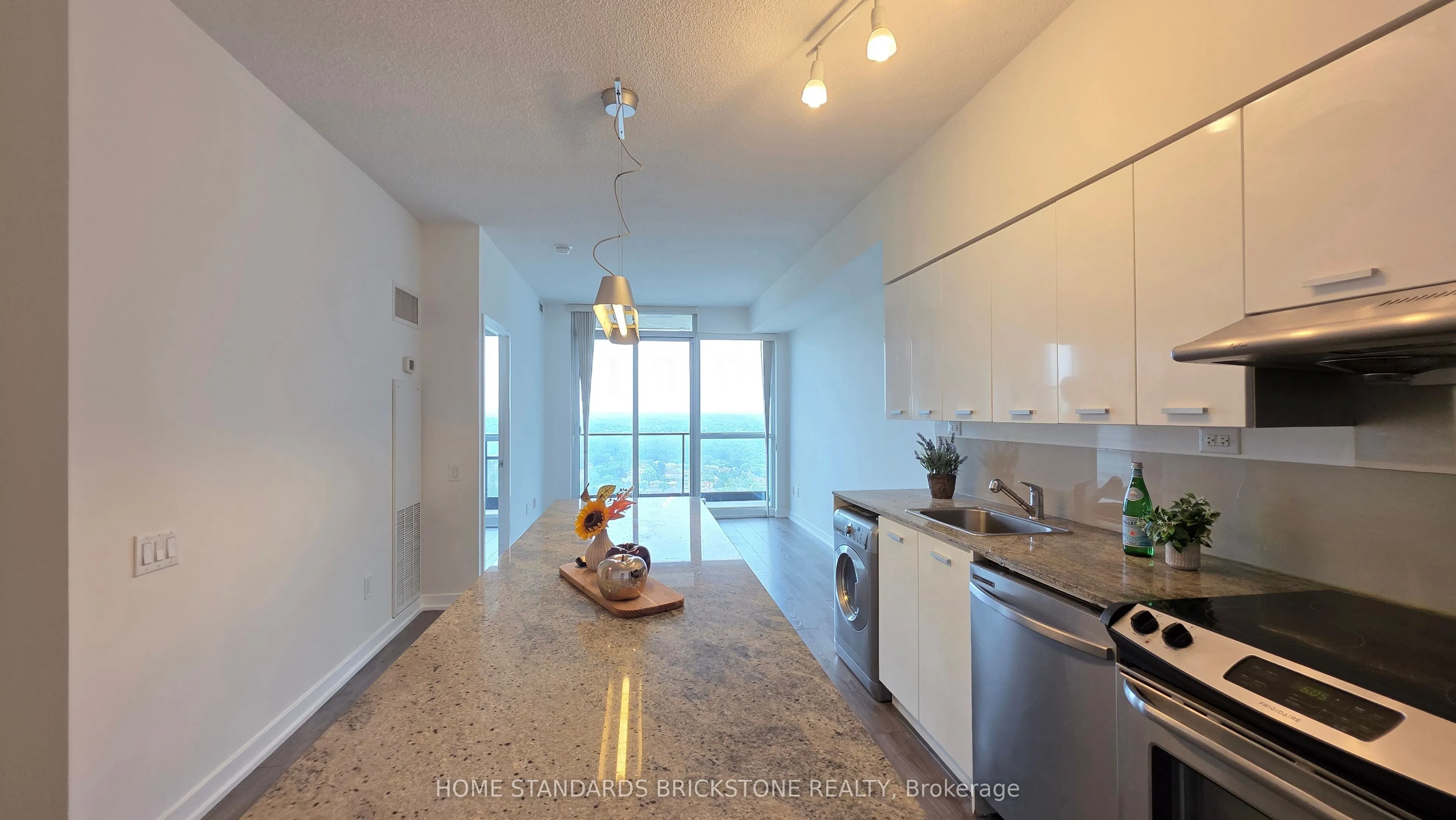 29 Singer Court, #2807