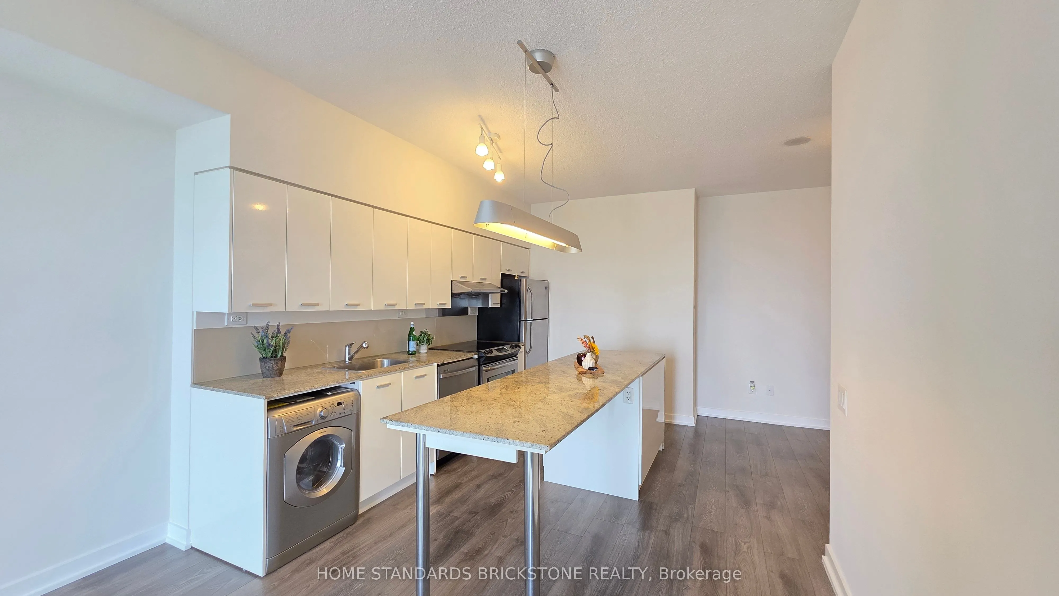 29 Singer Court, #2807