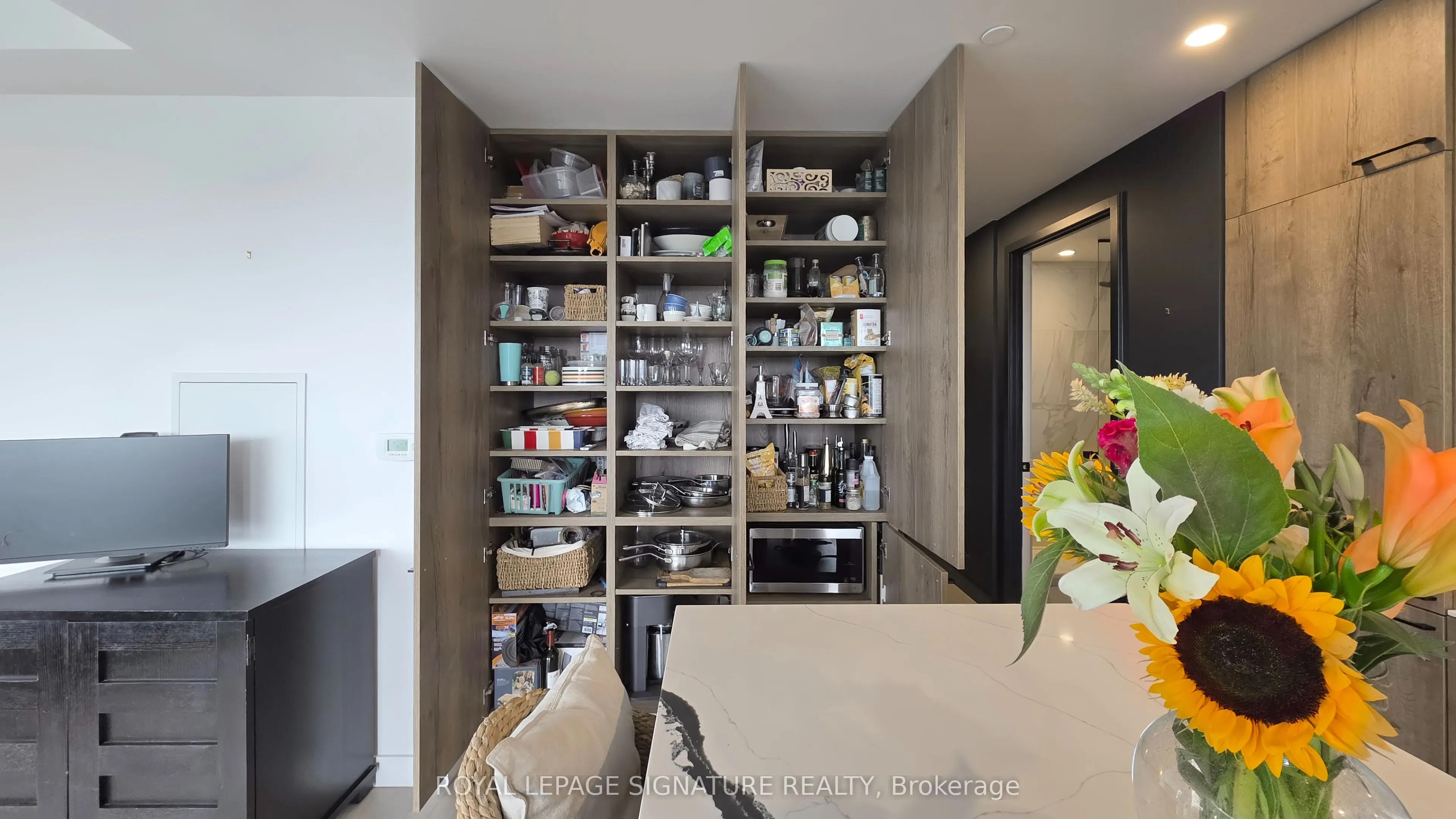 505 Richmond Street W, #1016