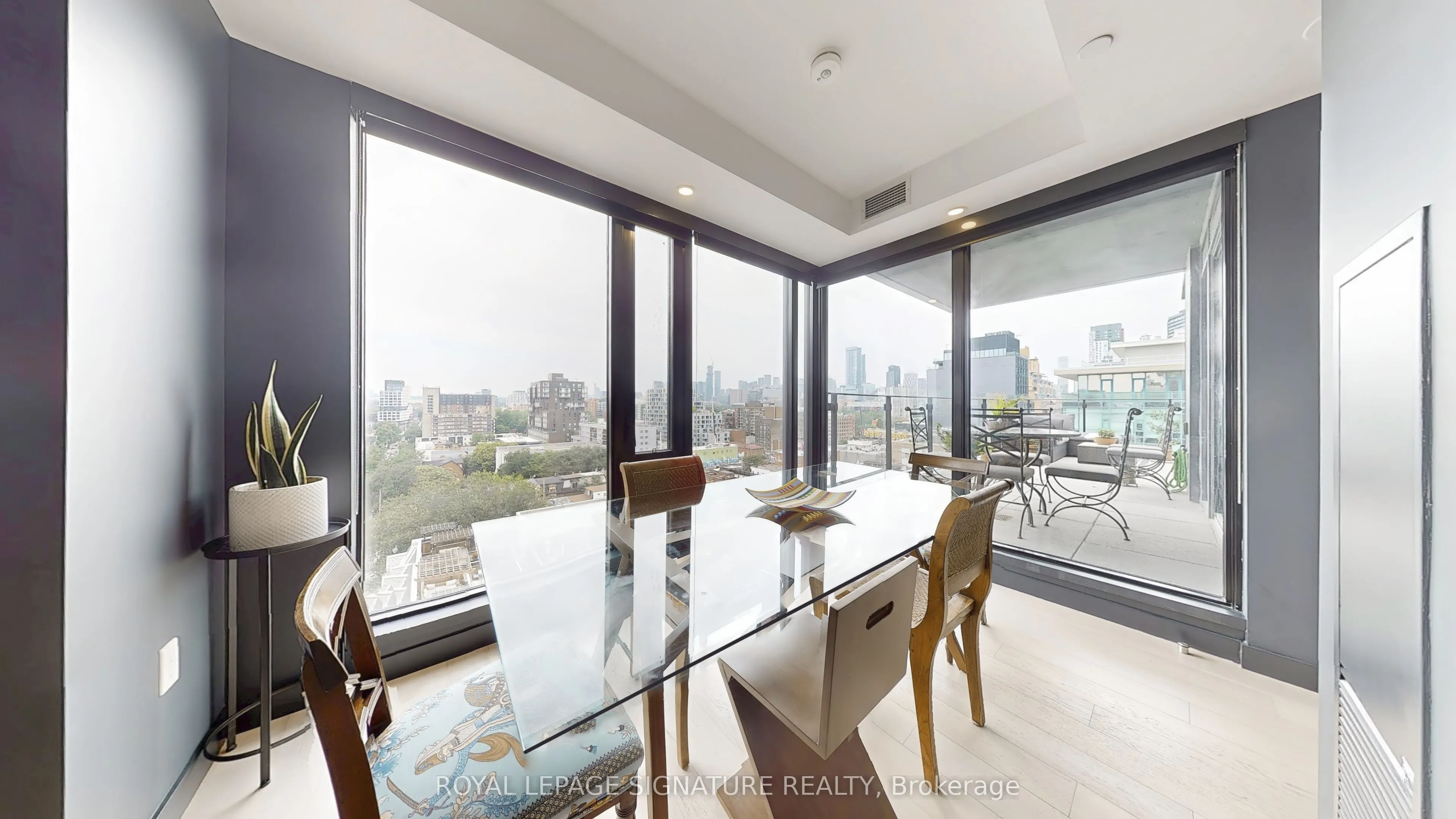 505 Richmond Street W, #1016