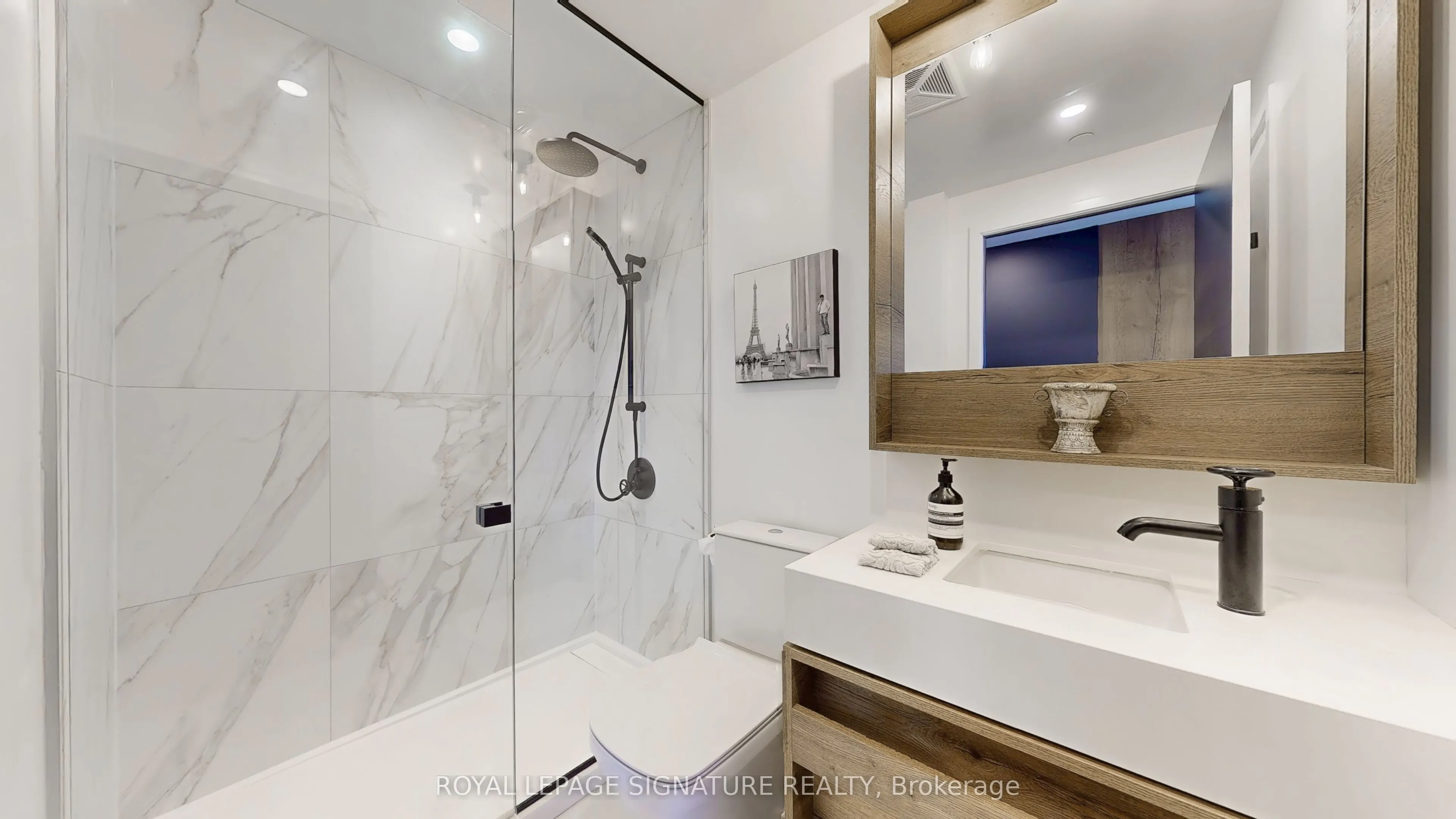 505 Richmond Street W, #1016