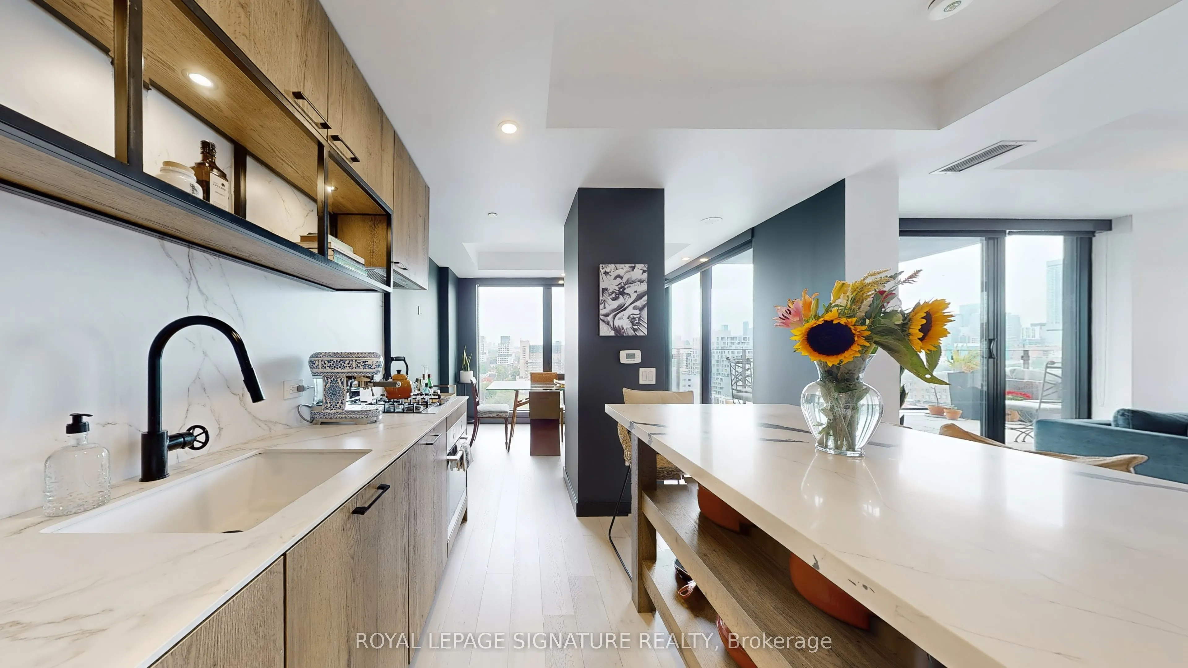 505 Richmond Street W, #1016
