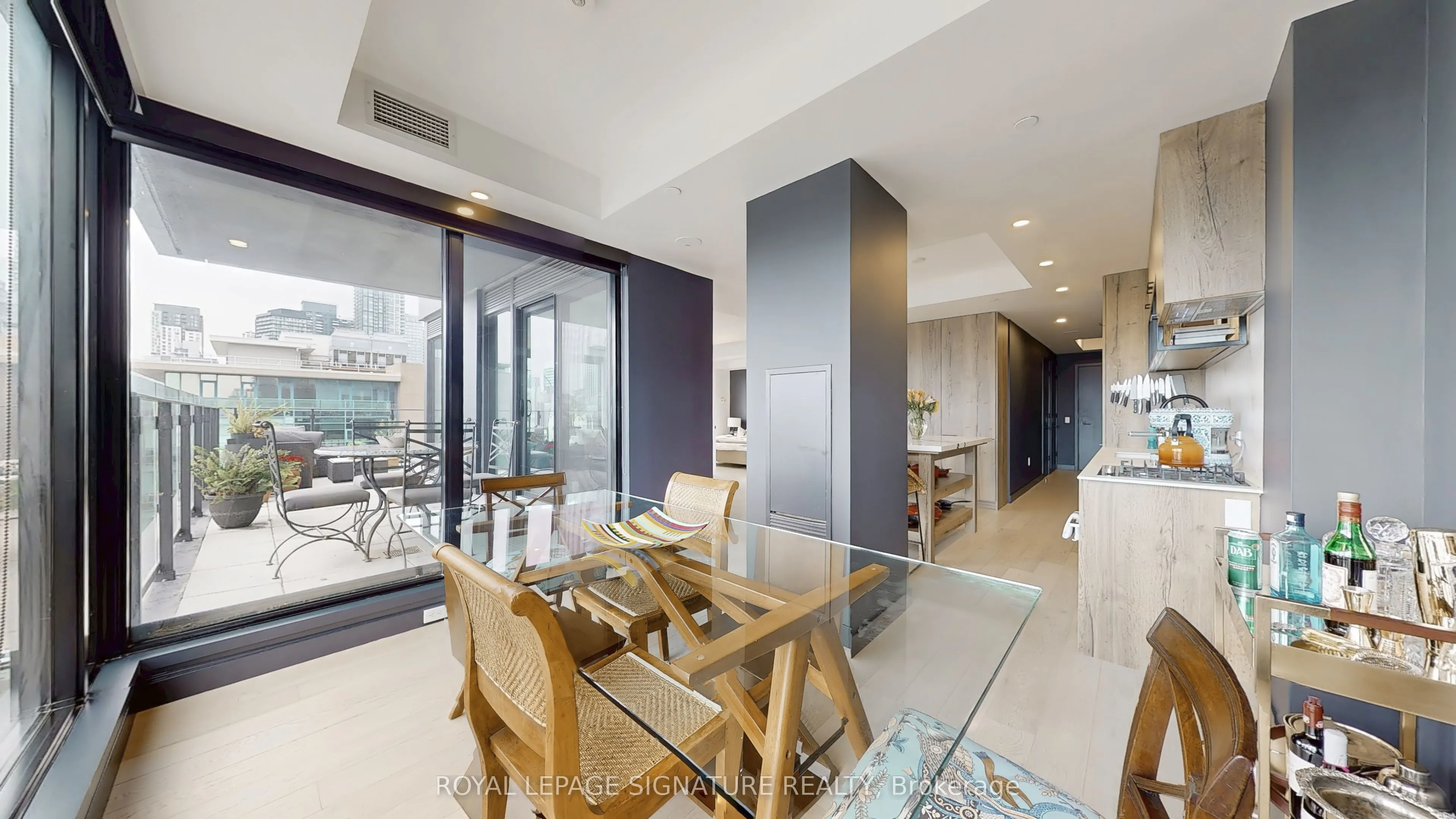 505 Richmond Street W, #1016