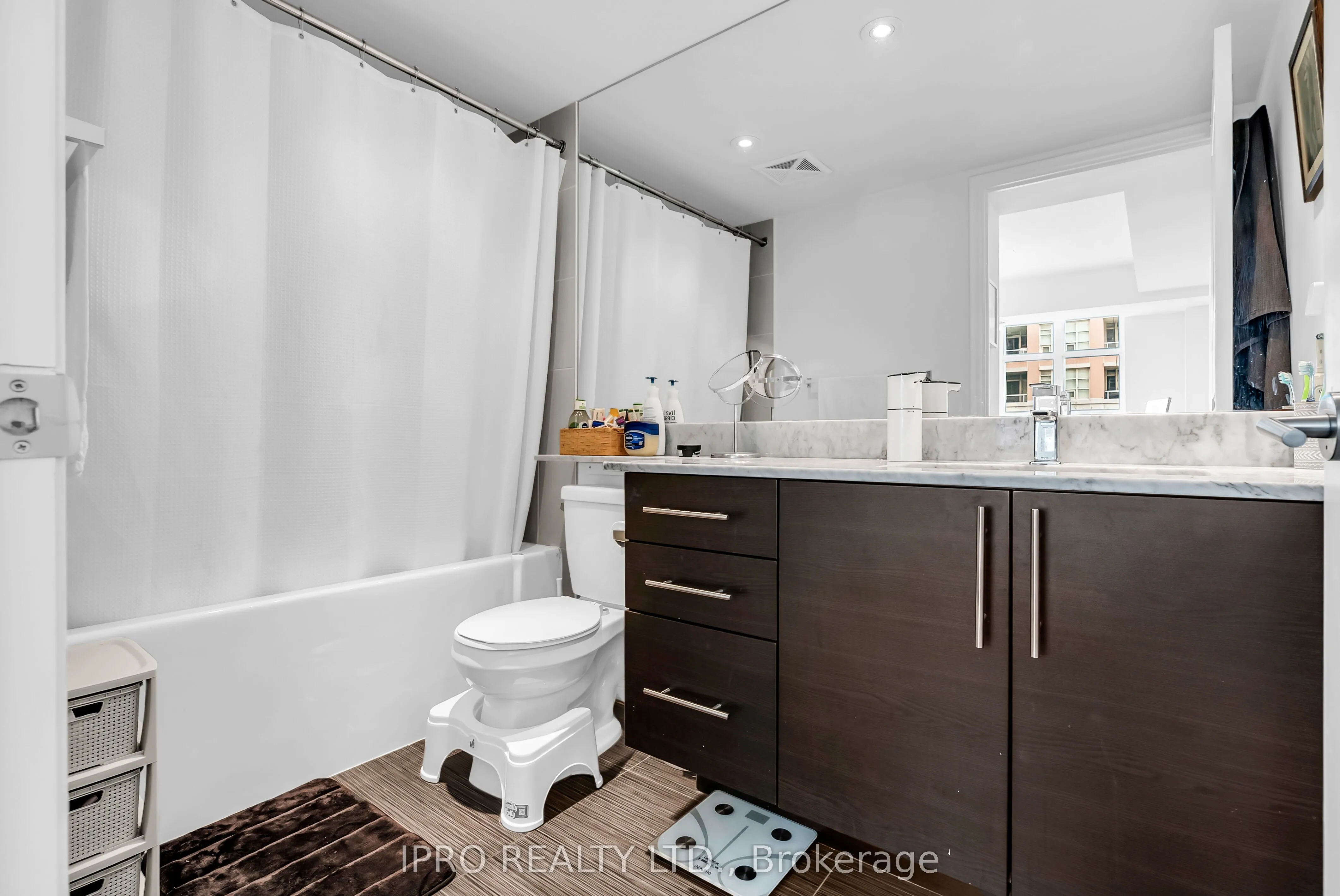 65 East Liberty Street, #606