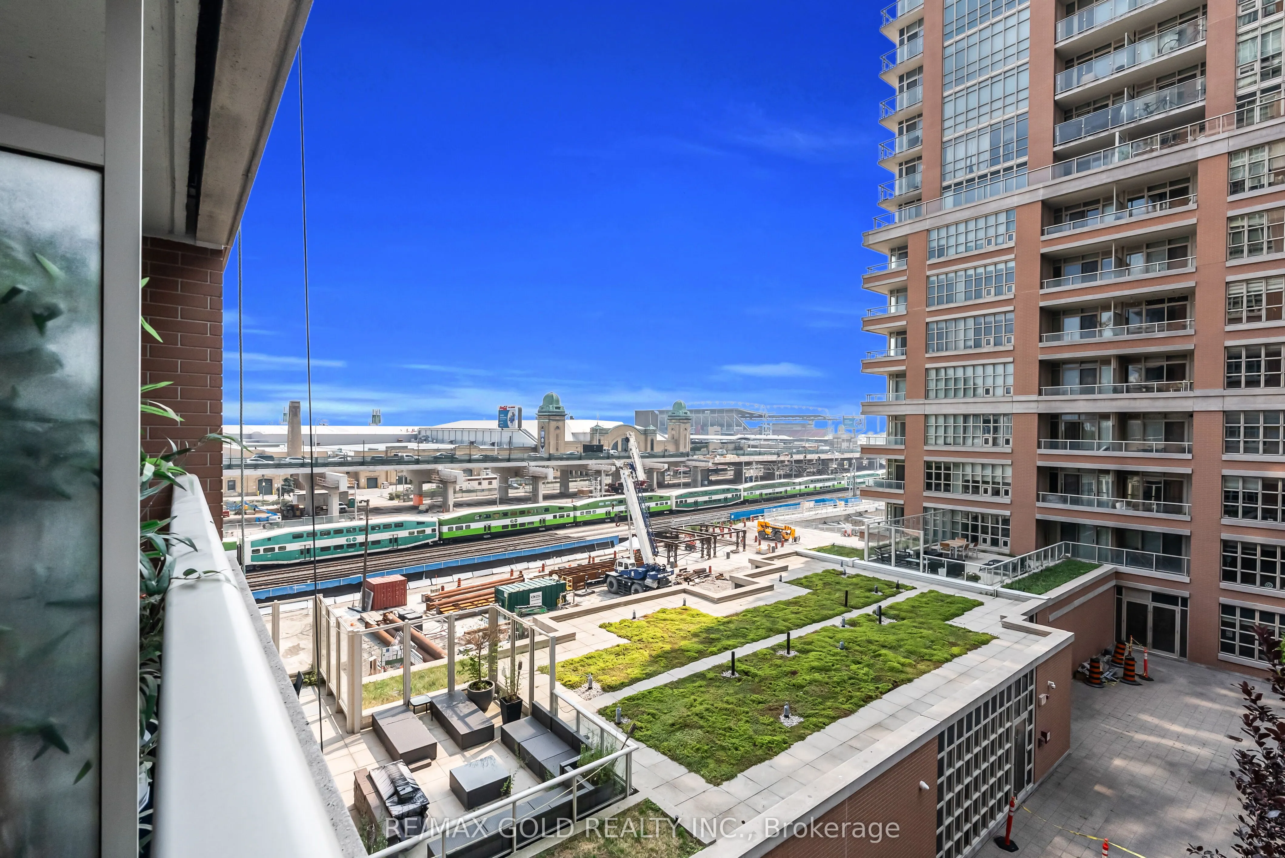 65 East Liberty Street, #606