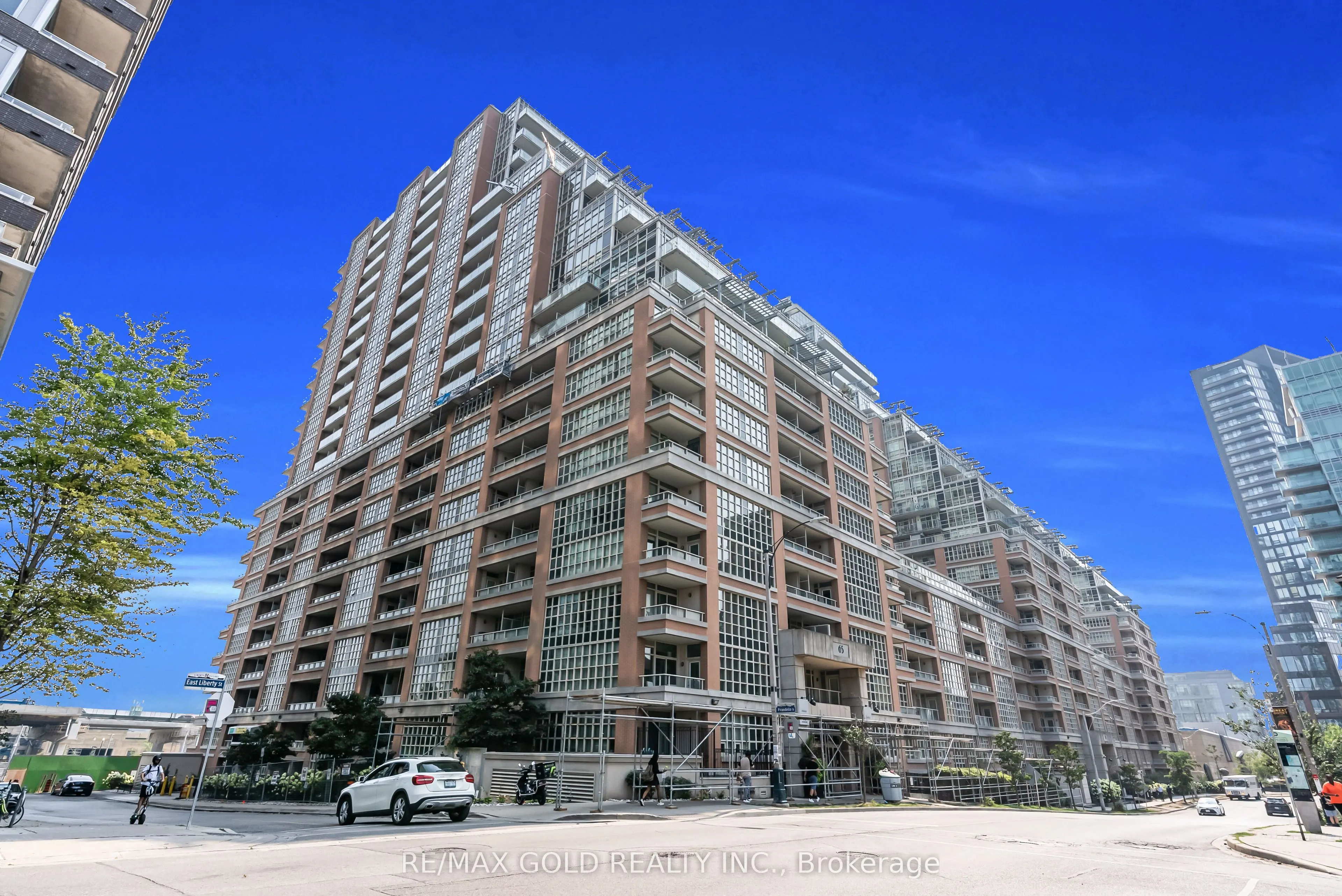 65 East Liberty Street, #606
