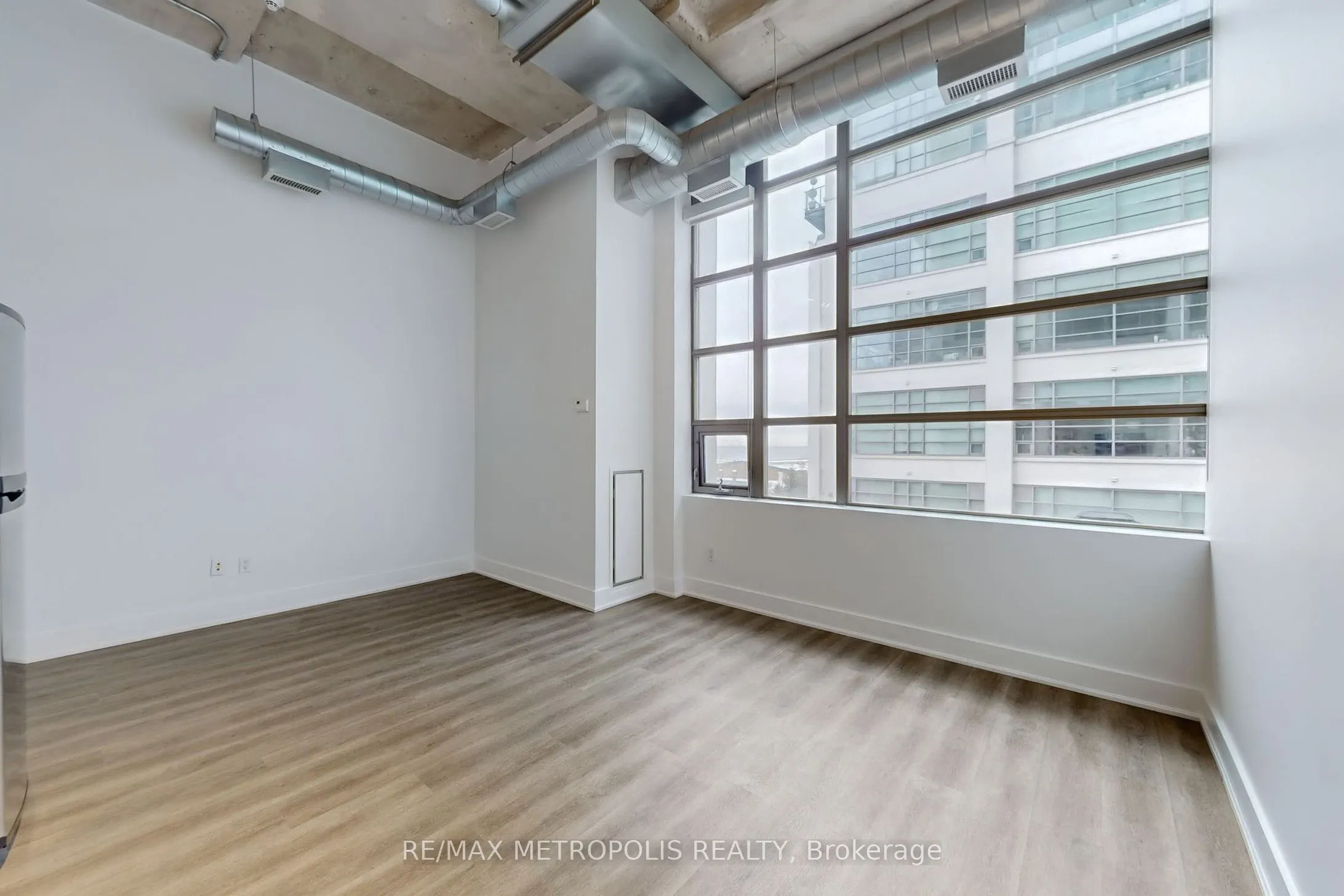637 Lake Shore Boulevard W, #328
