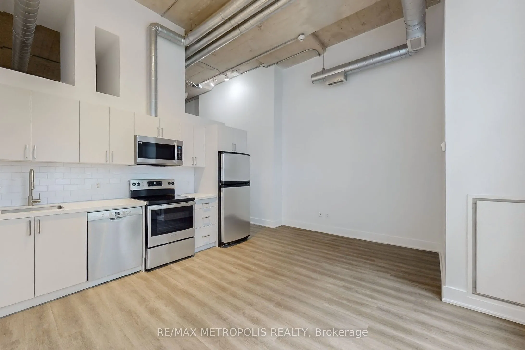 637 Lake Shore Boulevard W, #328