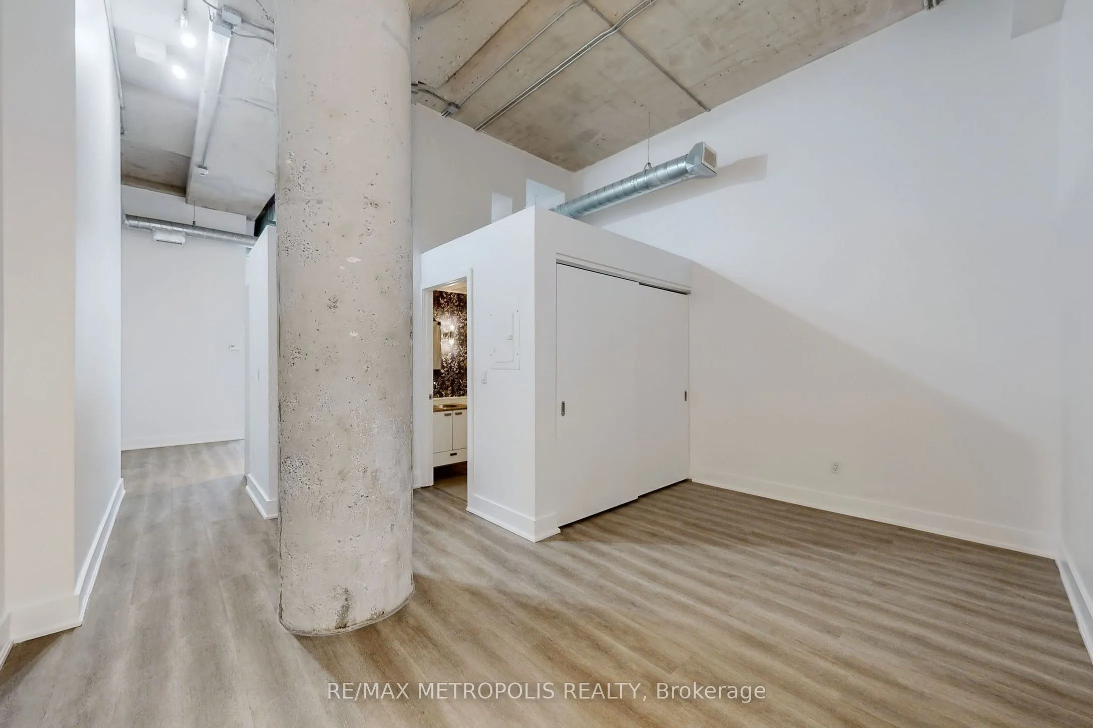 637 Lake Shore Boulevard W, #328