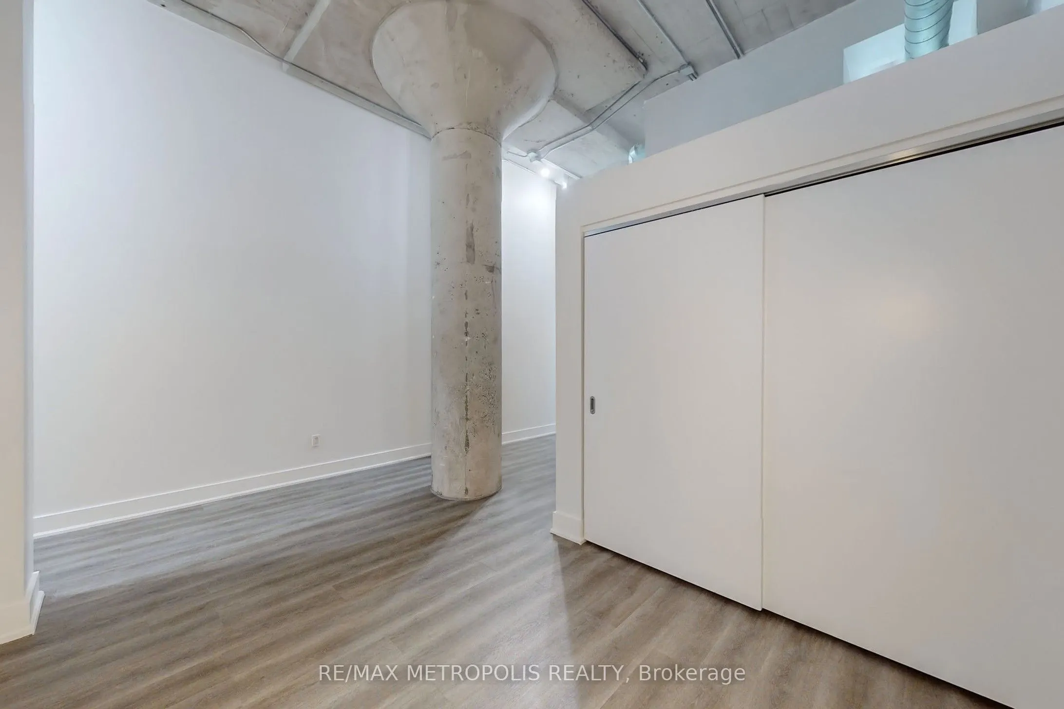 637 Lake Shore Boulevard W, #328