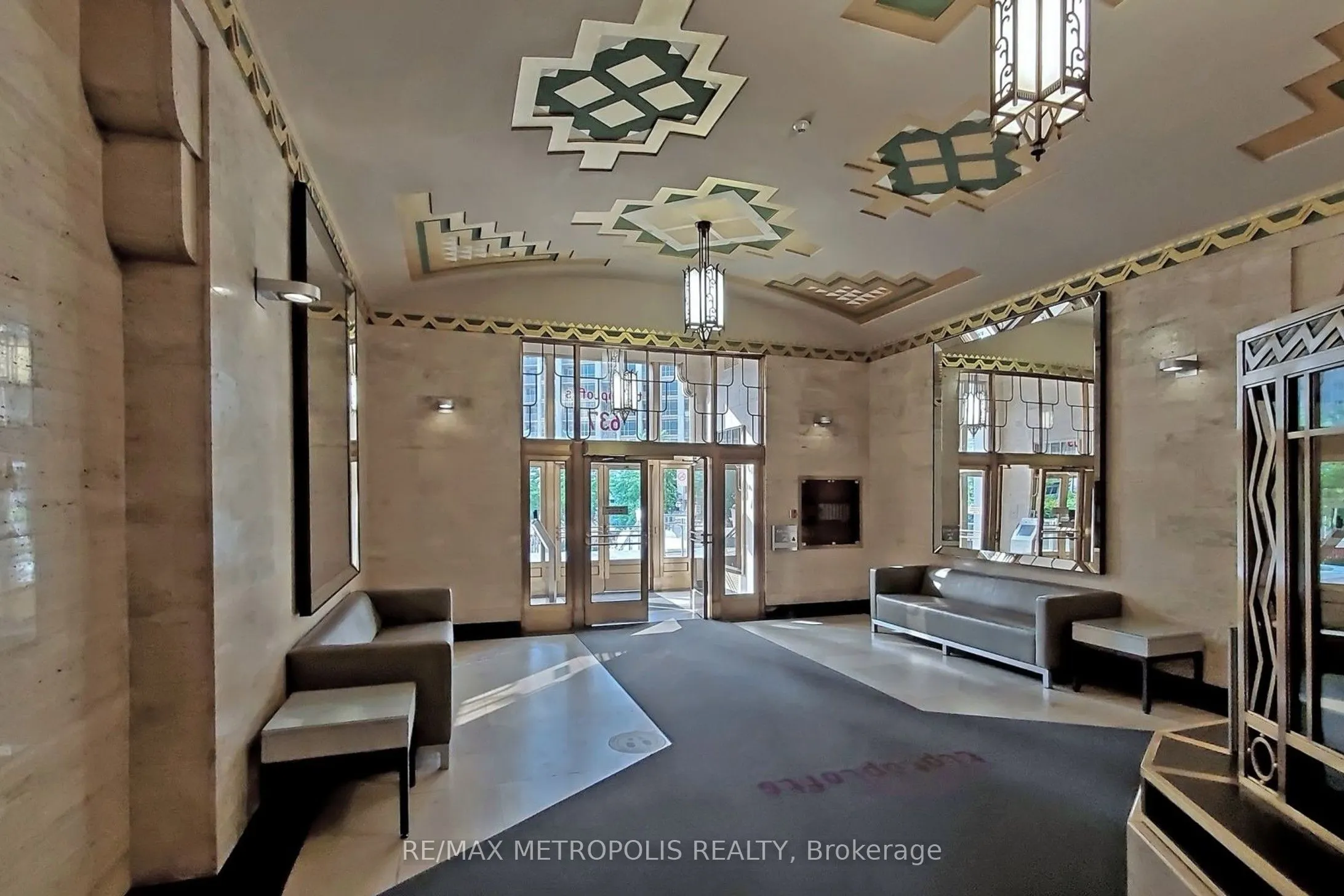 637 Lake Shore Boulevard W, #328