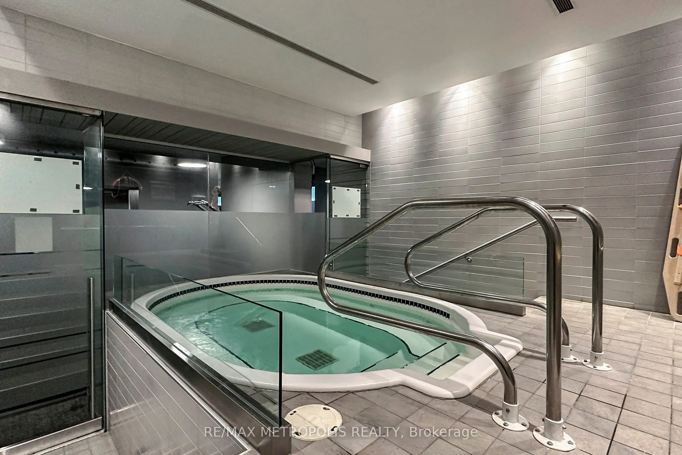 637 Lake Shore Boulevard W, #328