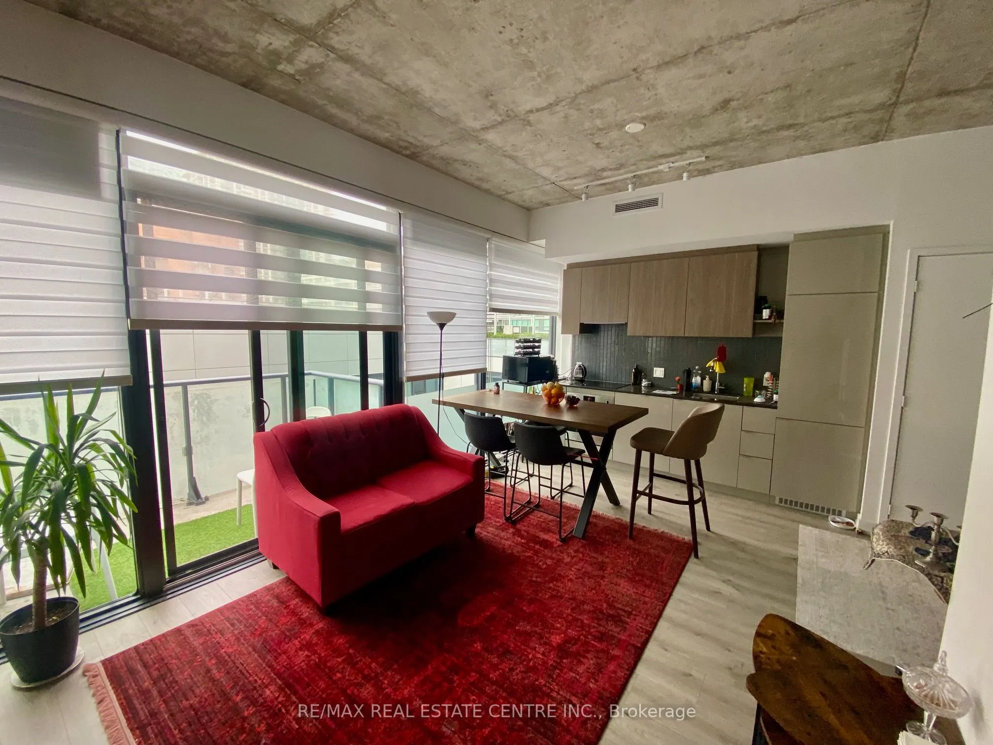 161 Roehampton Avenue E, #806