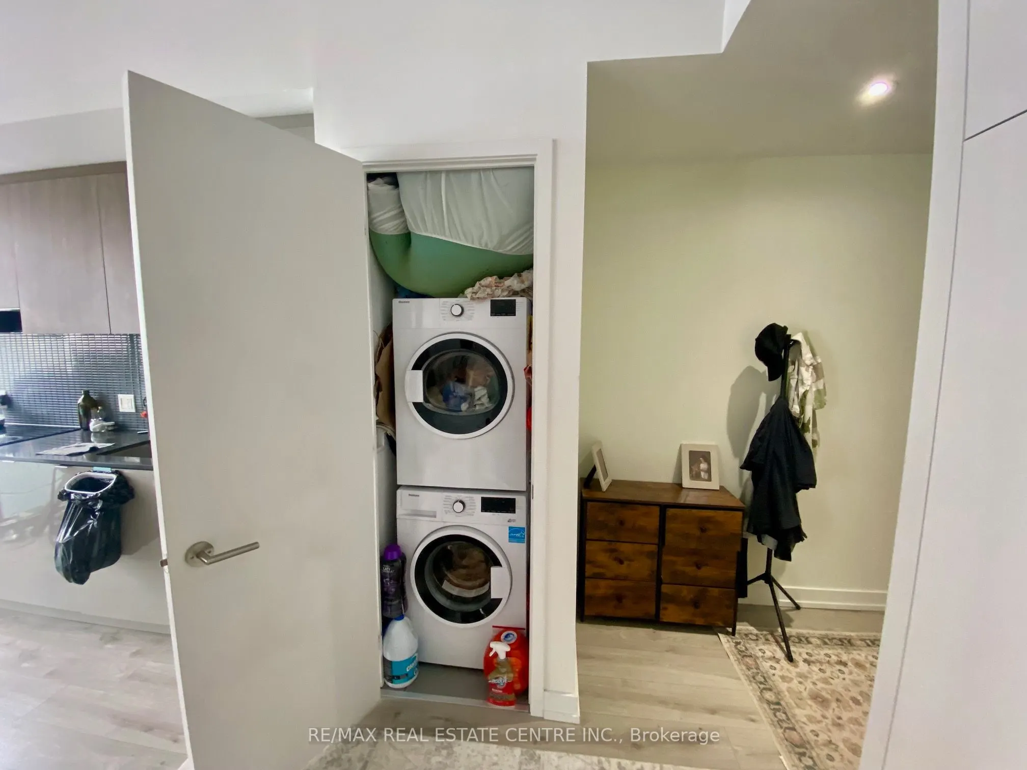 161 Roehampton Avenue E, #806