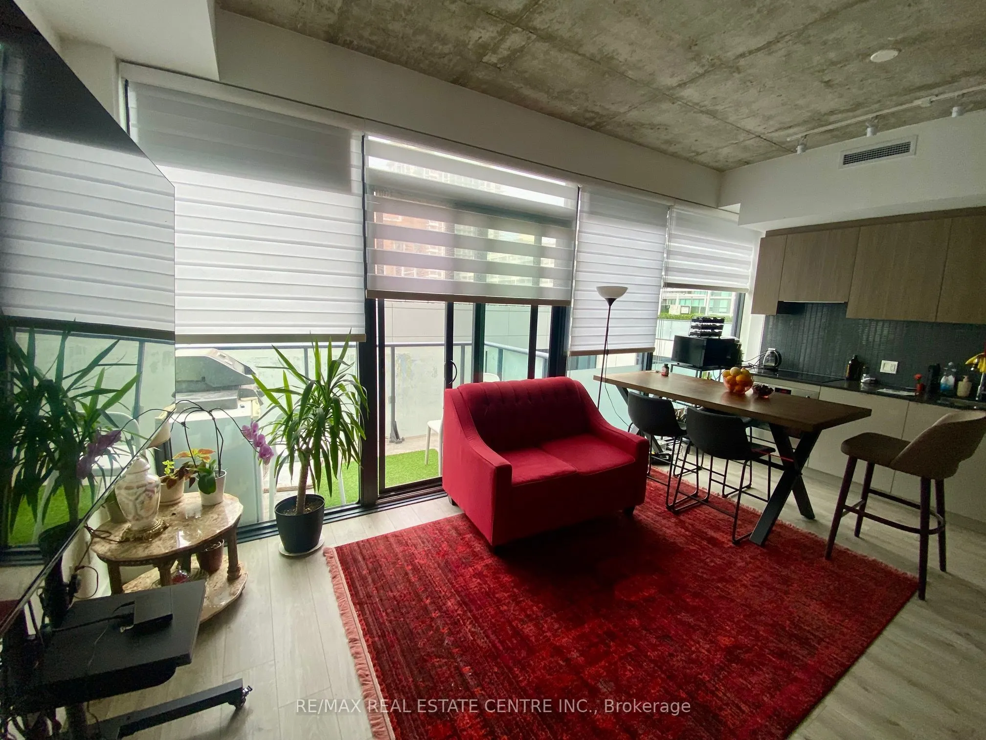 161 Roehampton Avenue E, #806