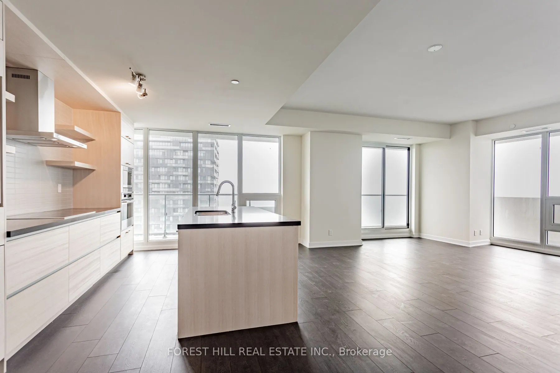 2221 Yonge Street, #5701