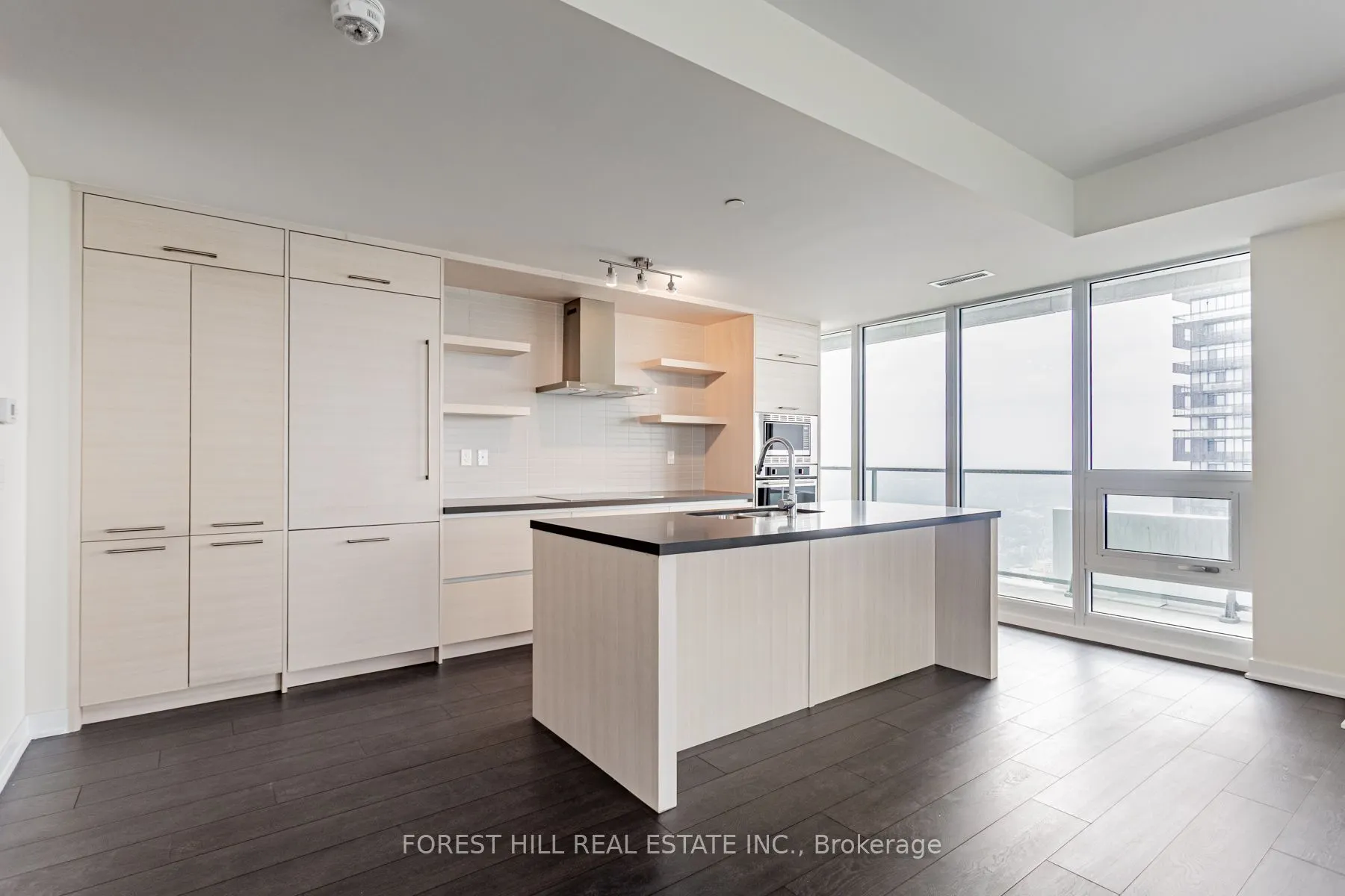 2221 Yonge Street, #5701