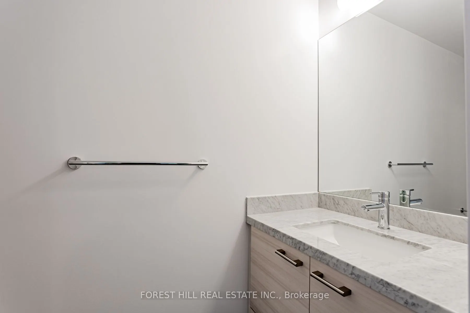 2221 Yonge Street, #5701