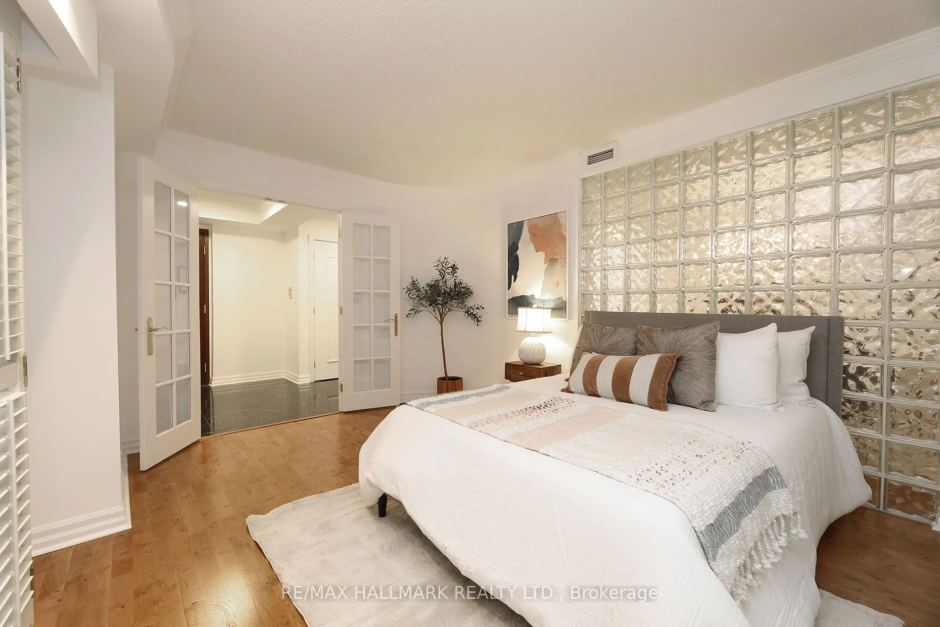 2727 Yonge Street, #609