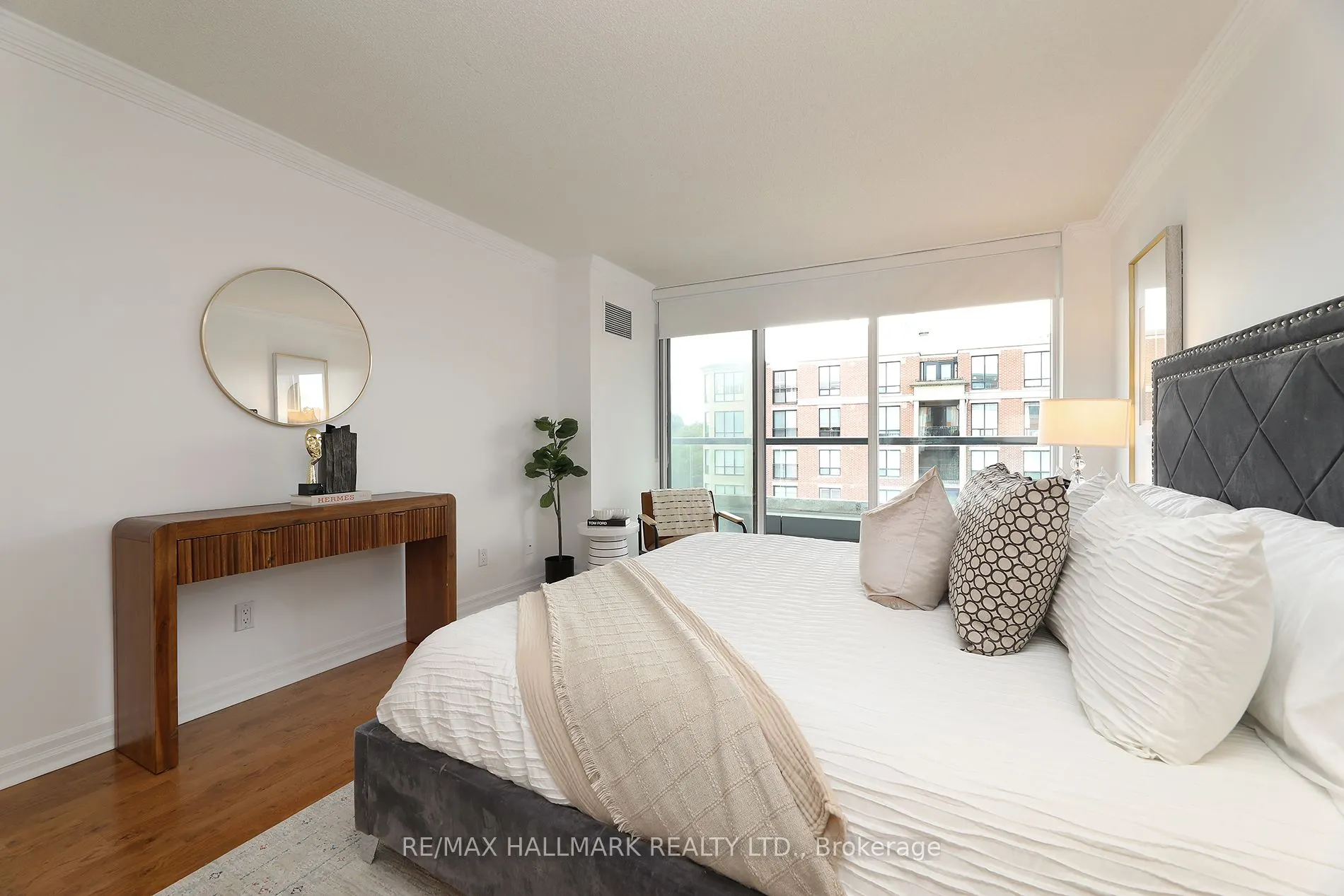 2727 Yonge Street, #609
