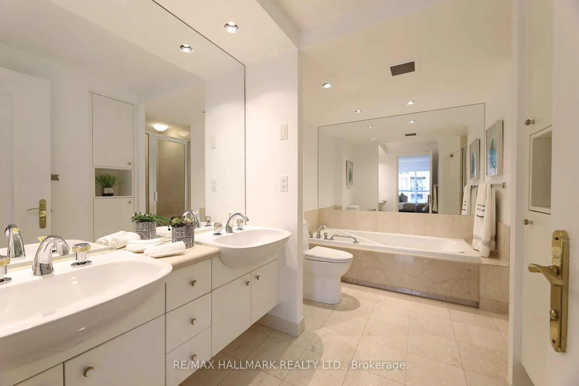 2727 Yonge Street, #609