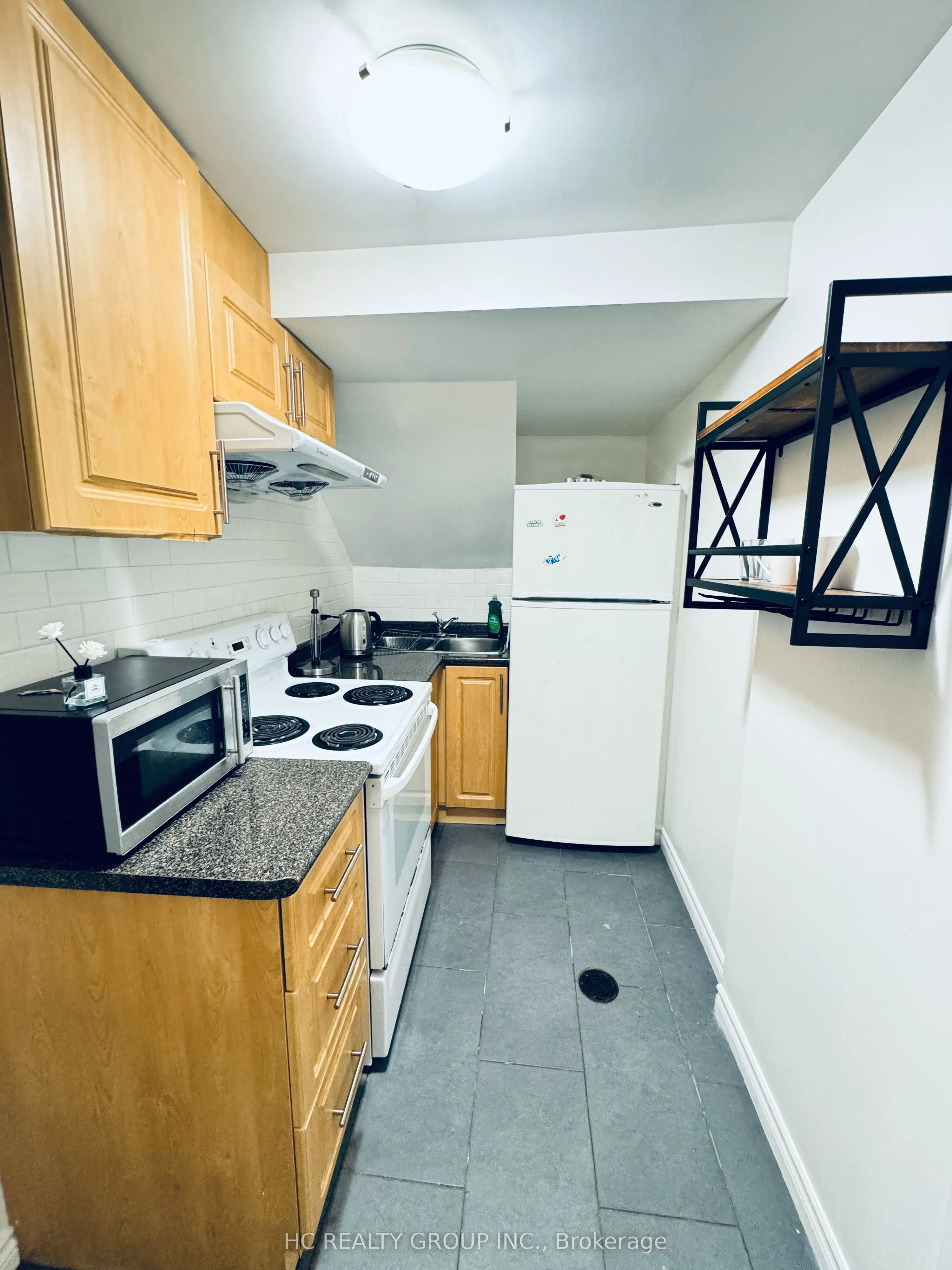 629 Bathurst Street