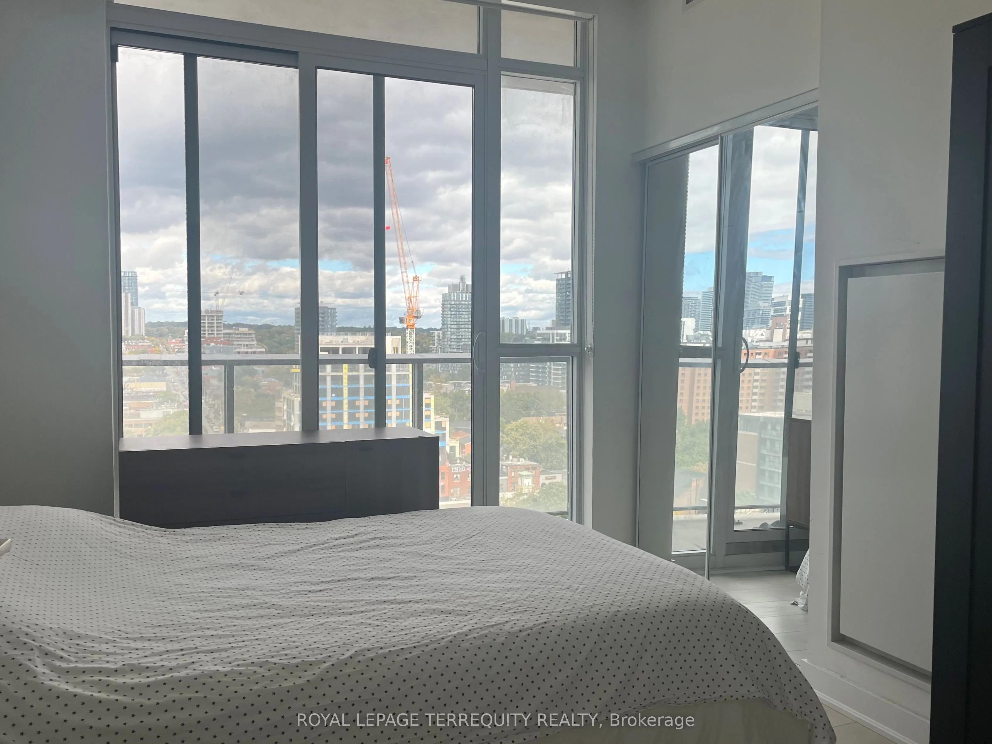 120 Parliament Street, #1405