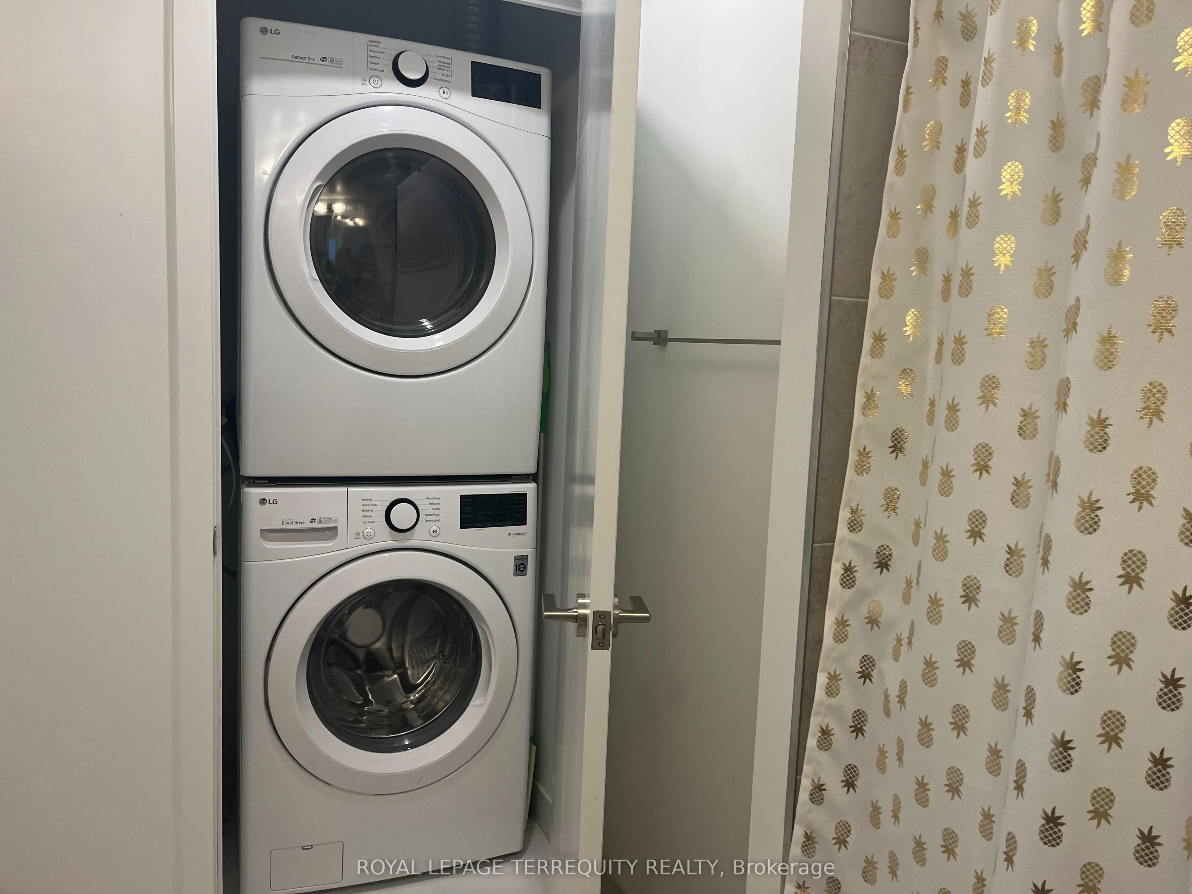 120 Parliament Street, #1405