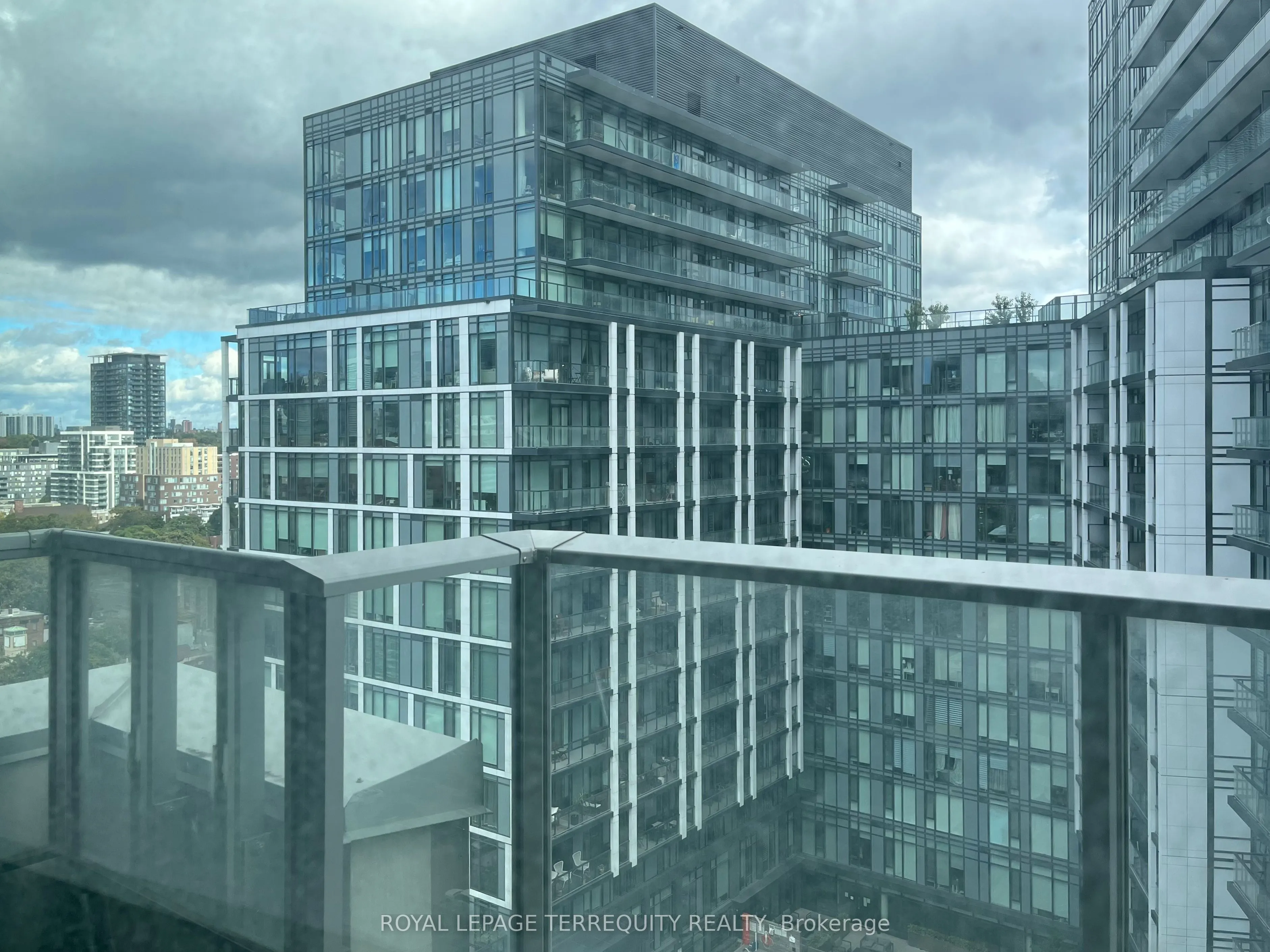 120 Parliament Street, #1405