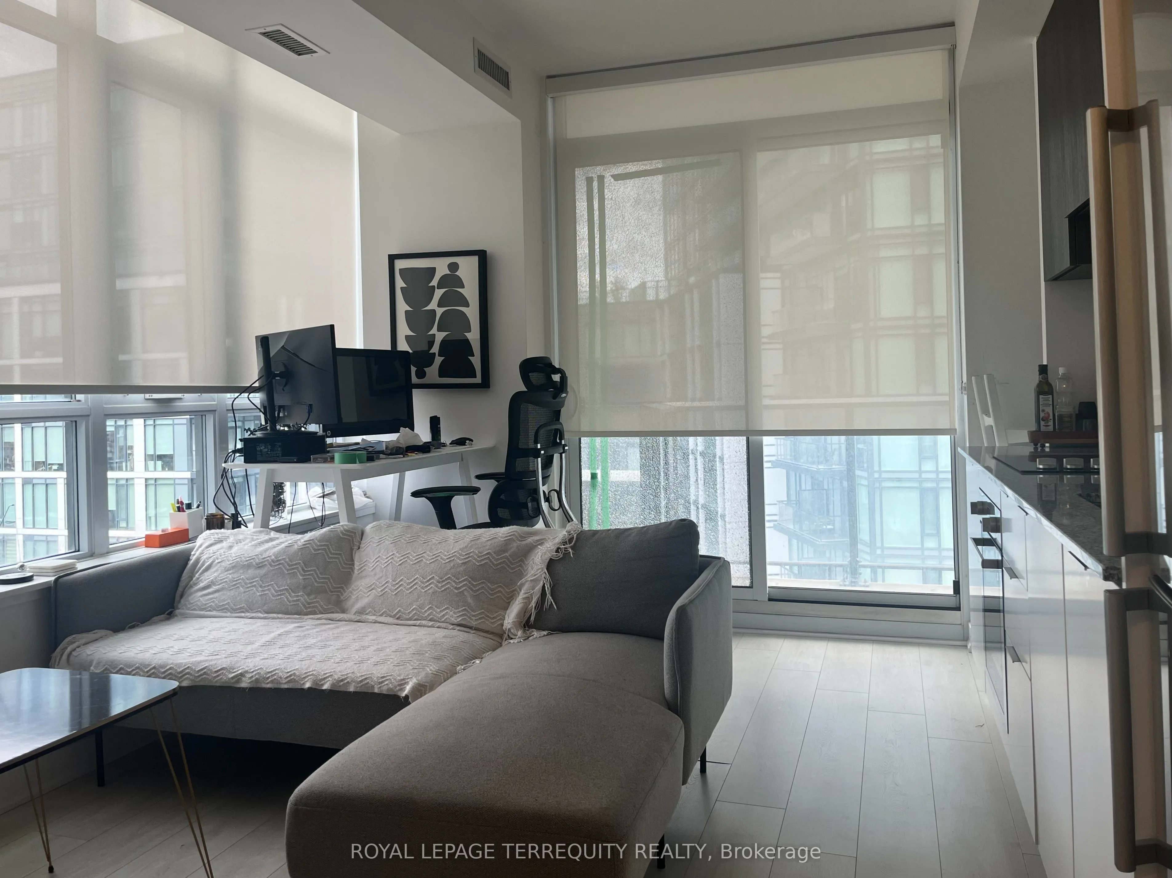 120 Parliament Street, #1405