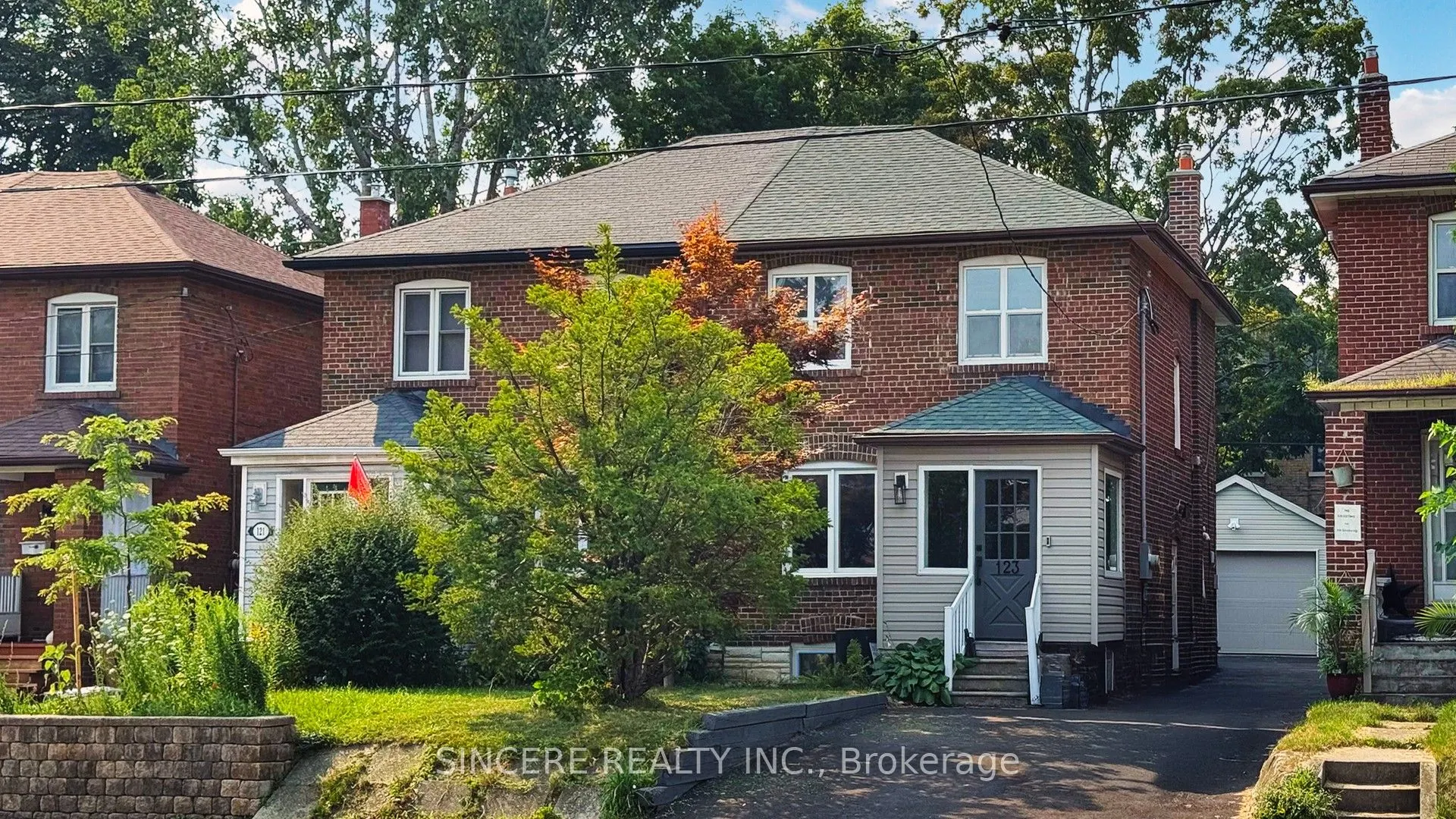 123 Lawrence Avenue W