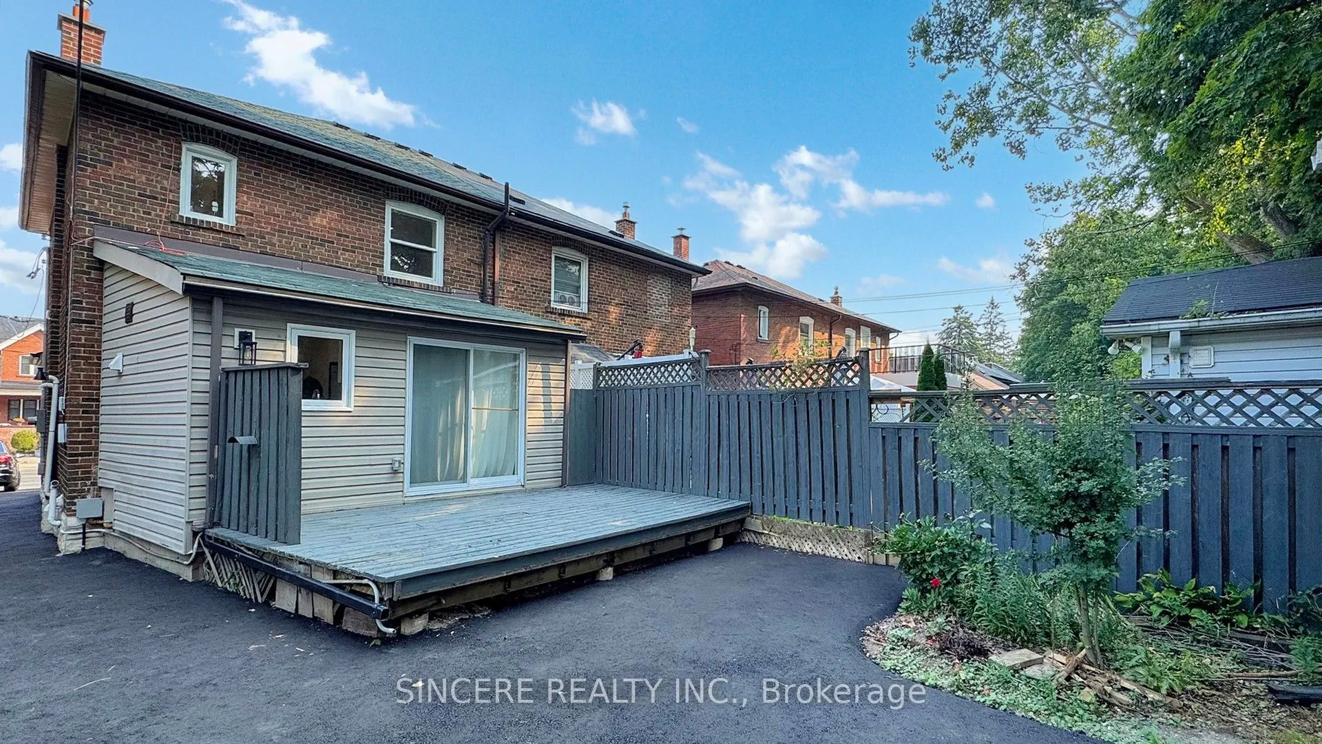 123 Lawrence Avenue W