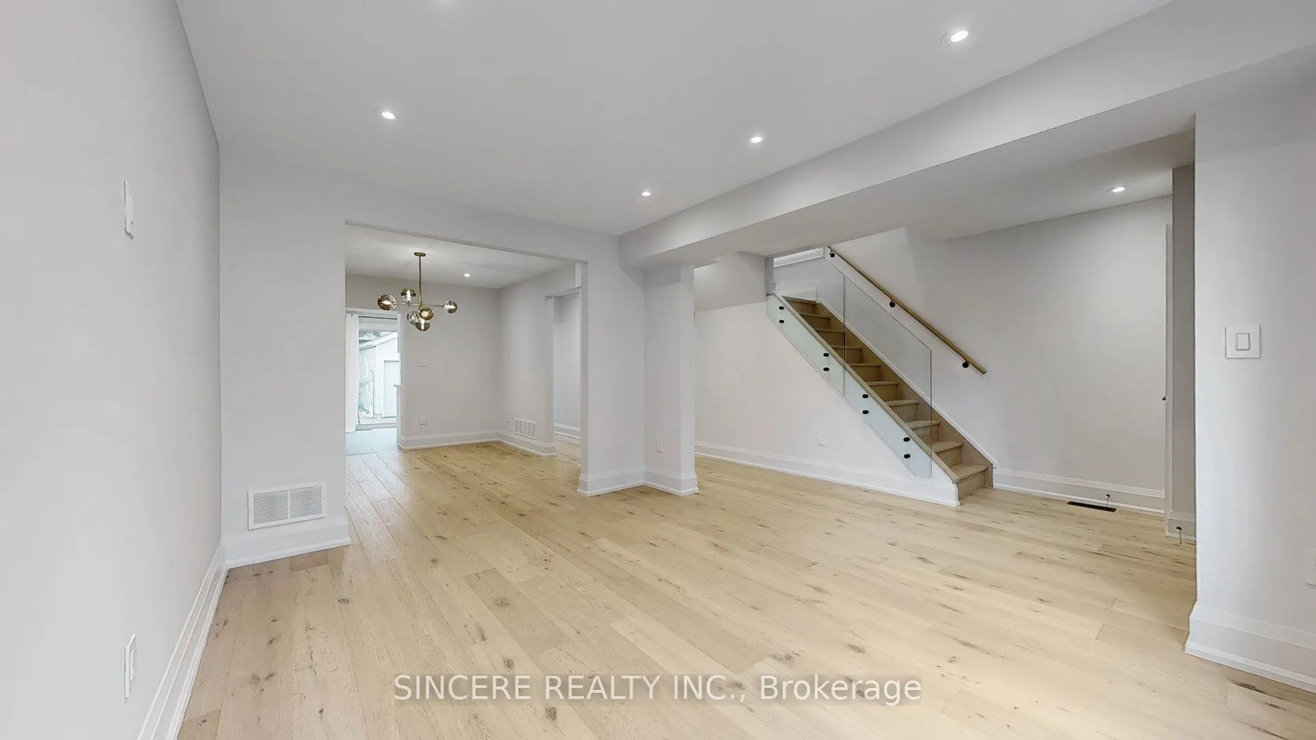 123 Lawrence Avenue W