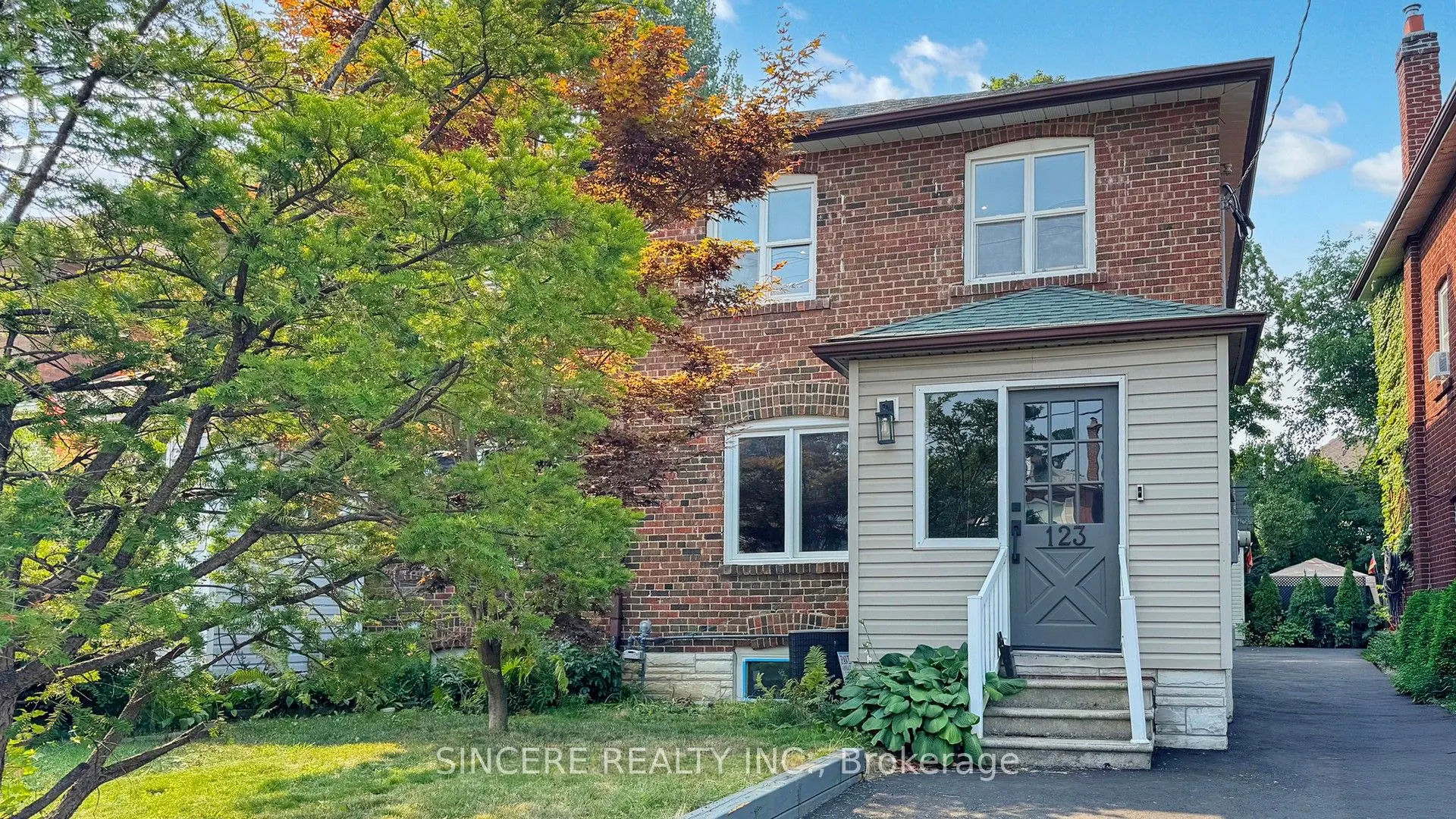 123 Lawrence Avenue W