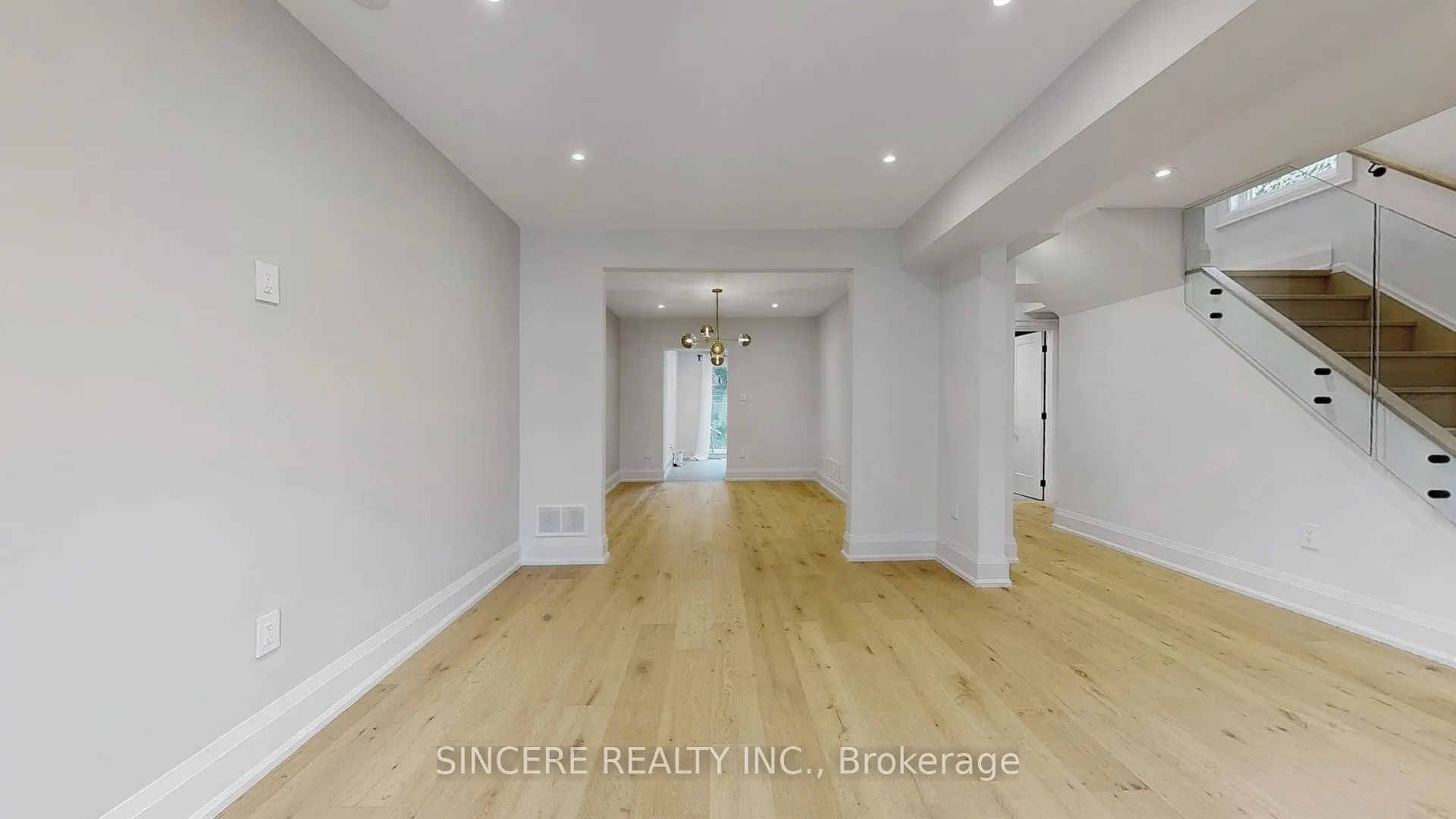 123 Lawrence Avenue W