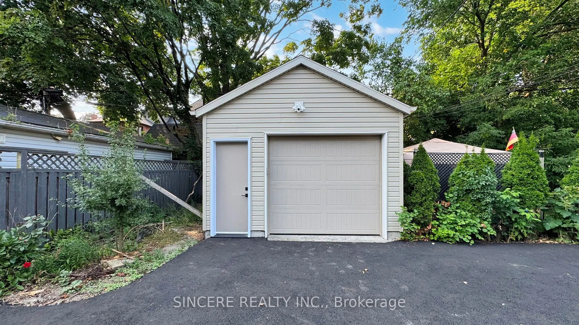 123 Lawrence Avenue W