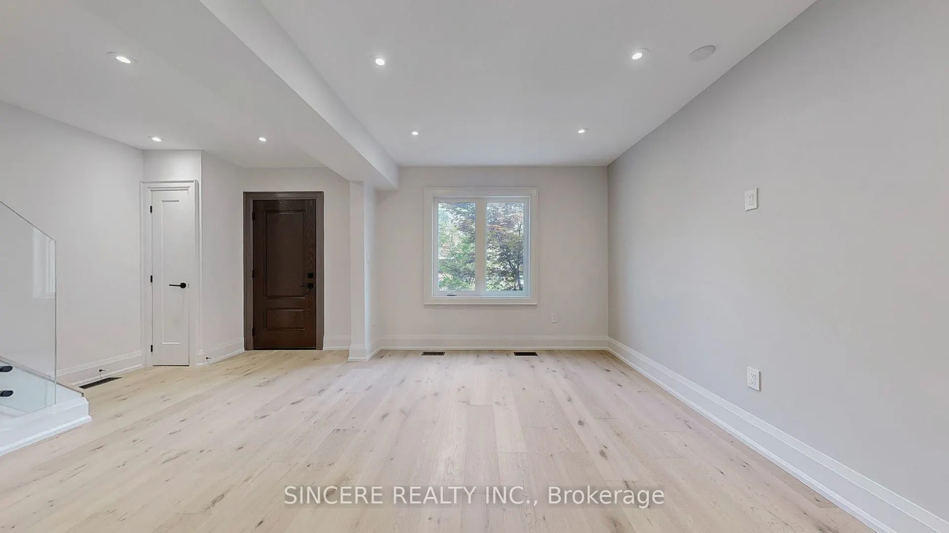 123 Lawrence Avenue W