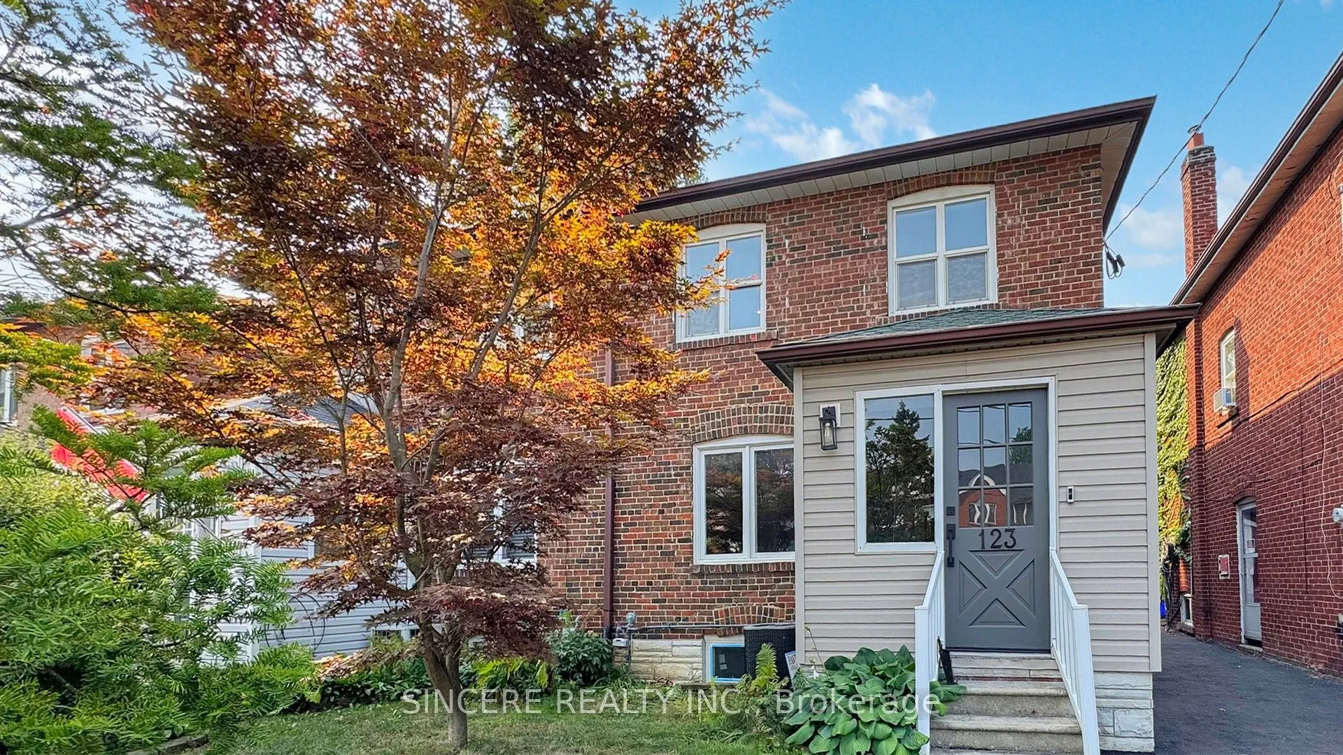 123 Lawrence Avenue W