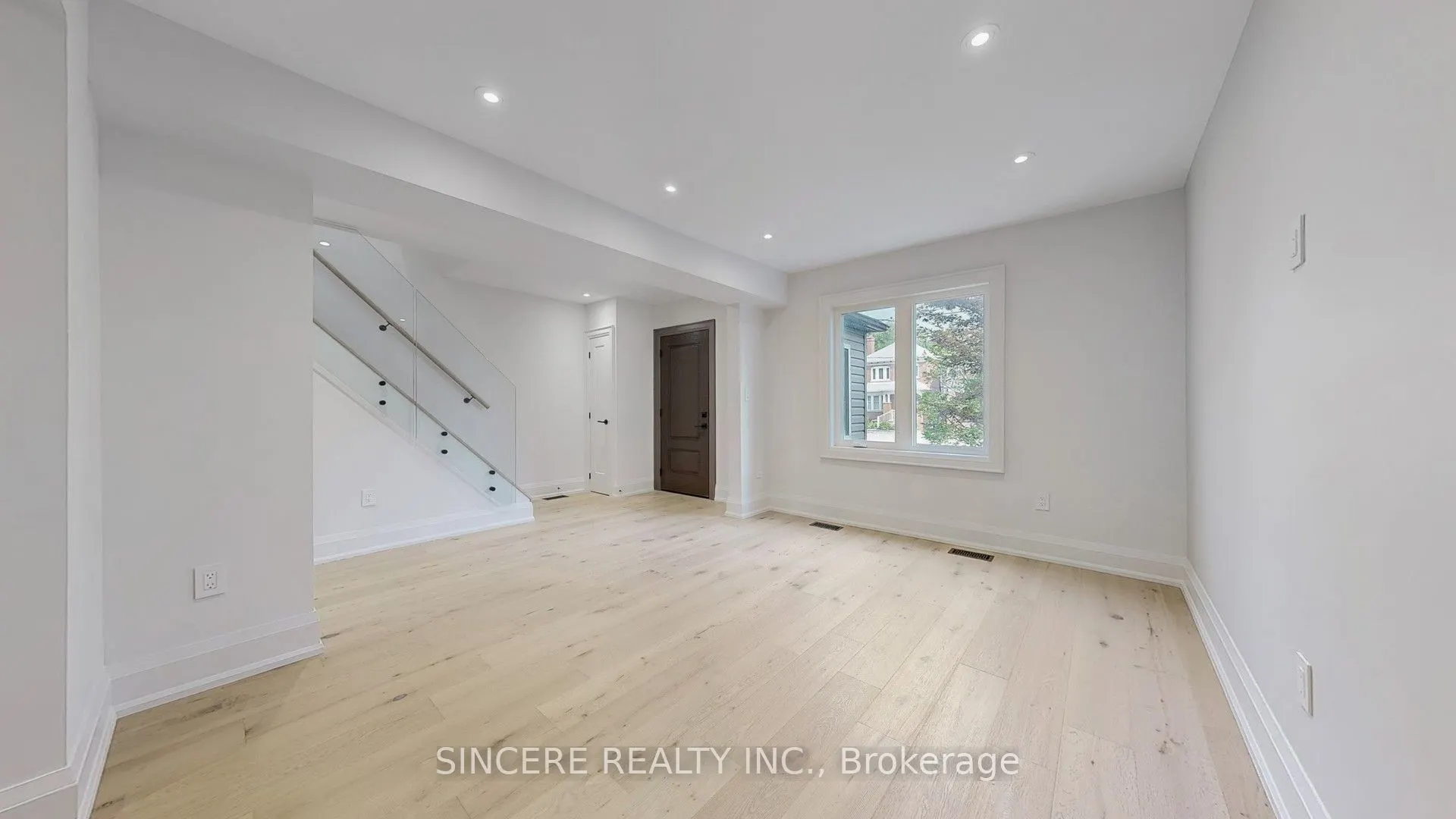 123 Lawrence Avenue W