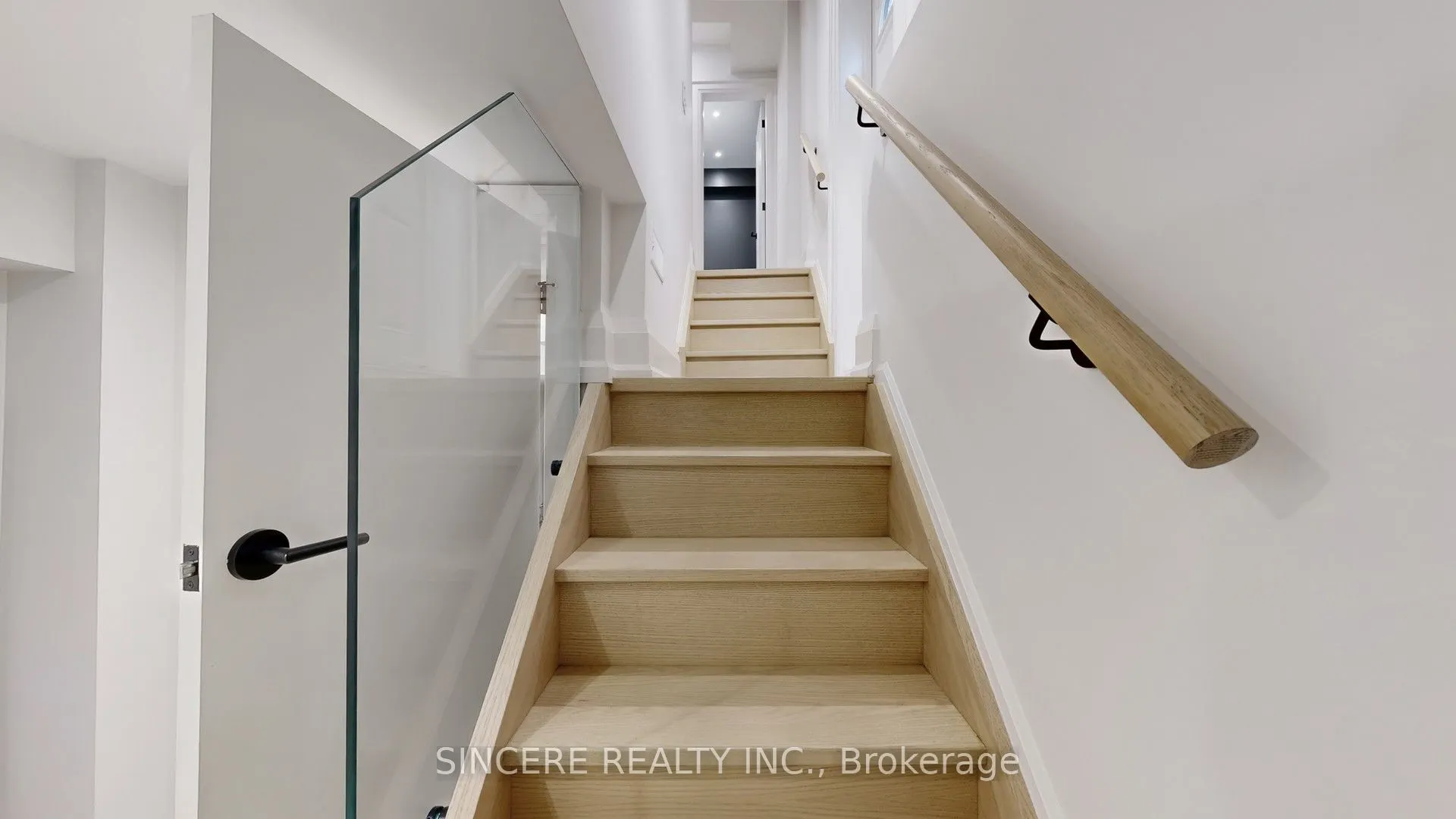 123 Lawrence Avenue W