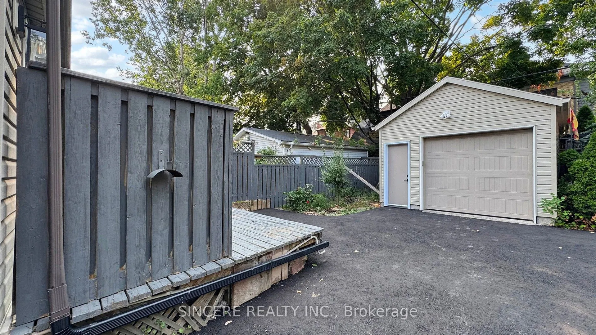 123 Lawrence Avenue W