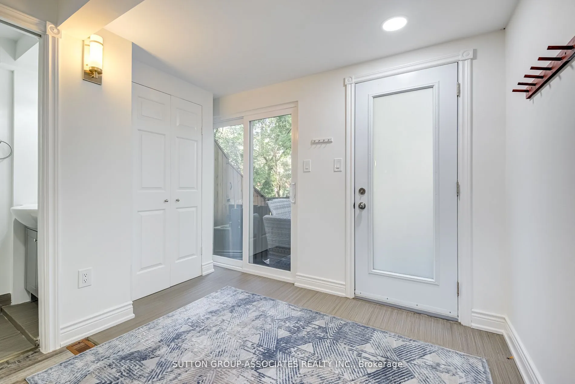 832 Manning Avenue