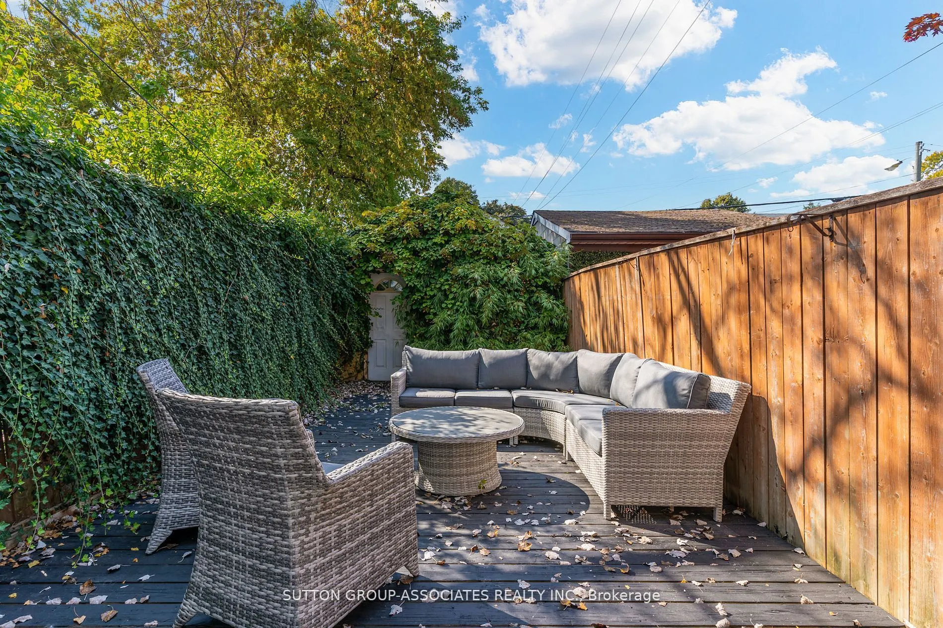 832 Manning Avenue
