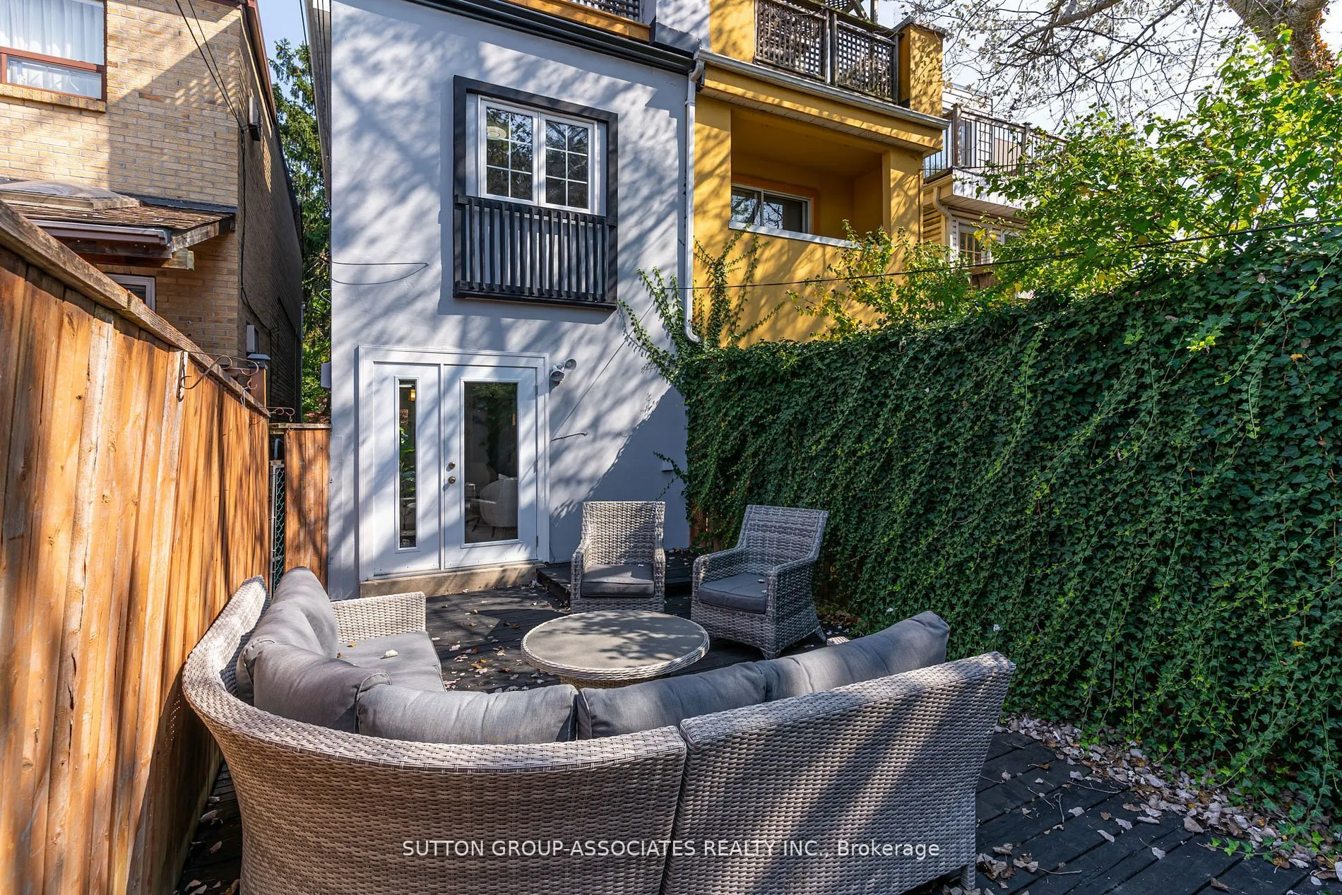 832 Manning Avenue