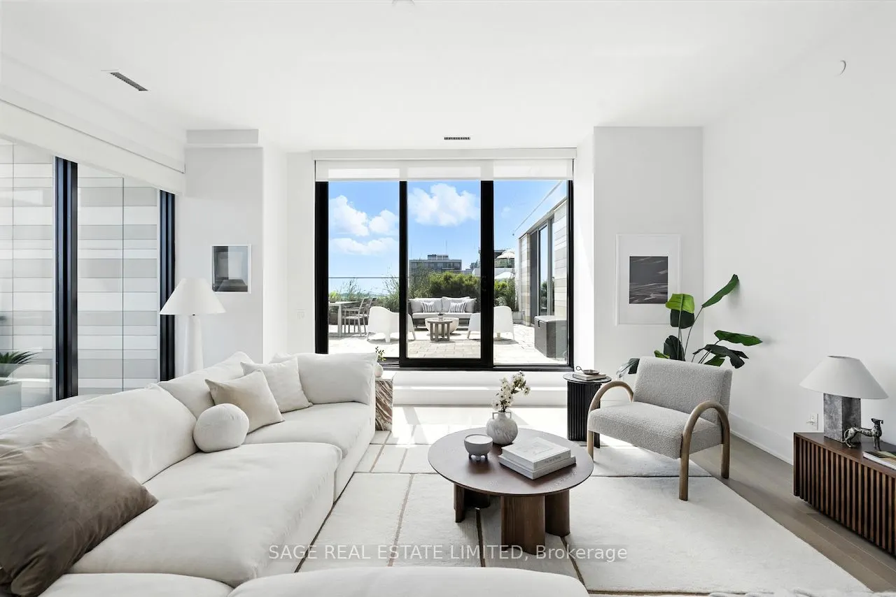 118 Merchants Wharf, #910